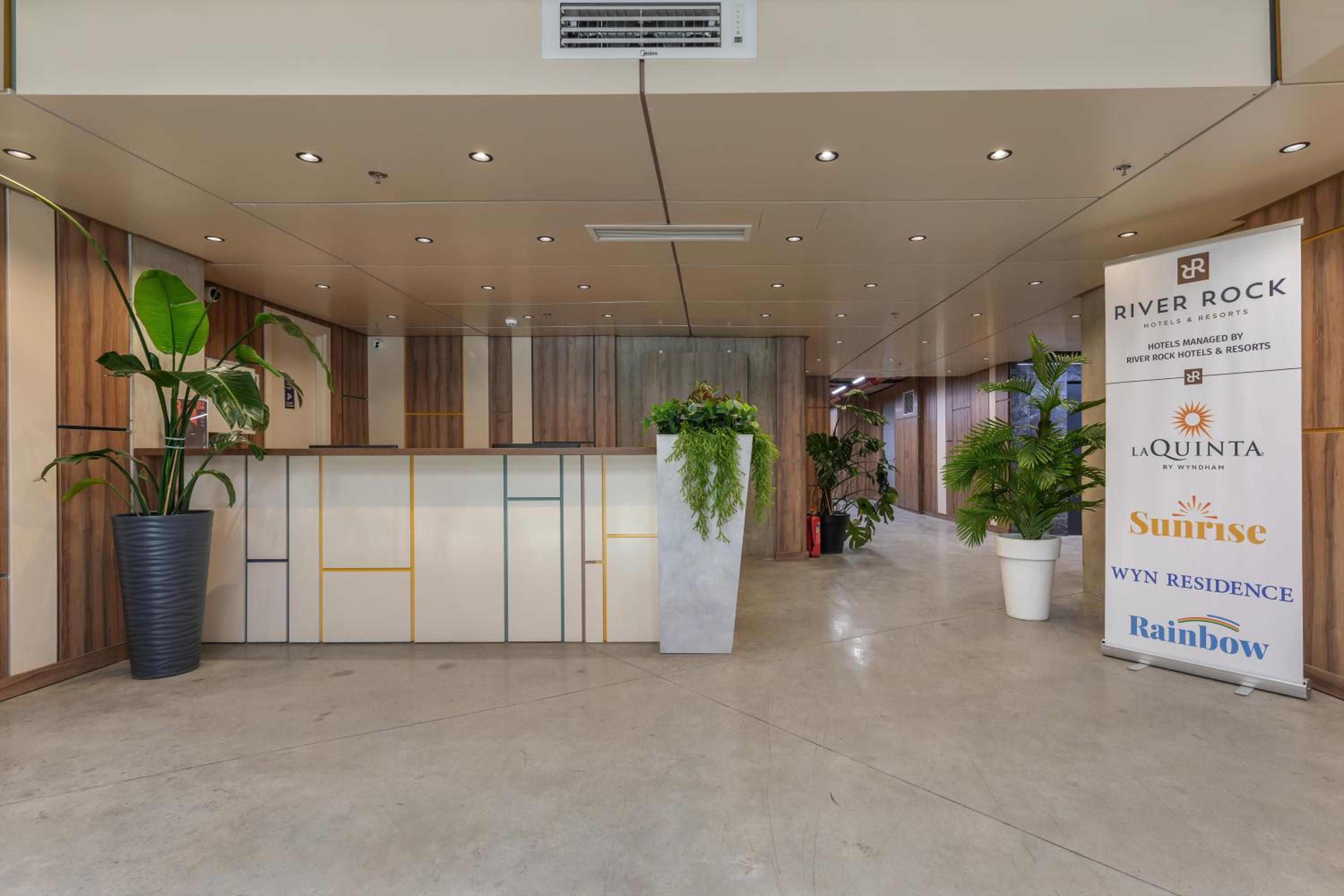 Sunshine Residence & Hotel