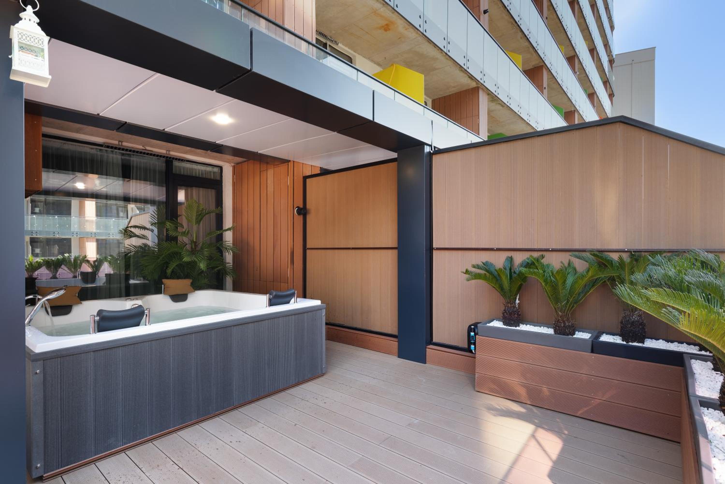 Sunshine Residence & Hotel