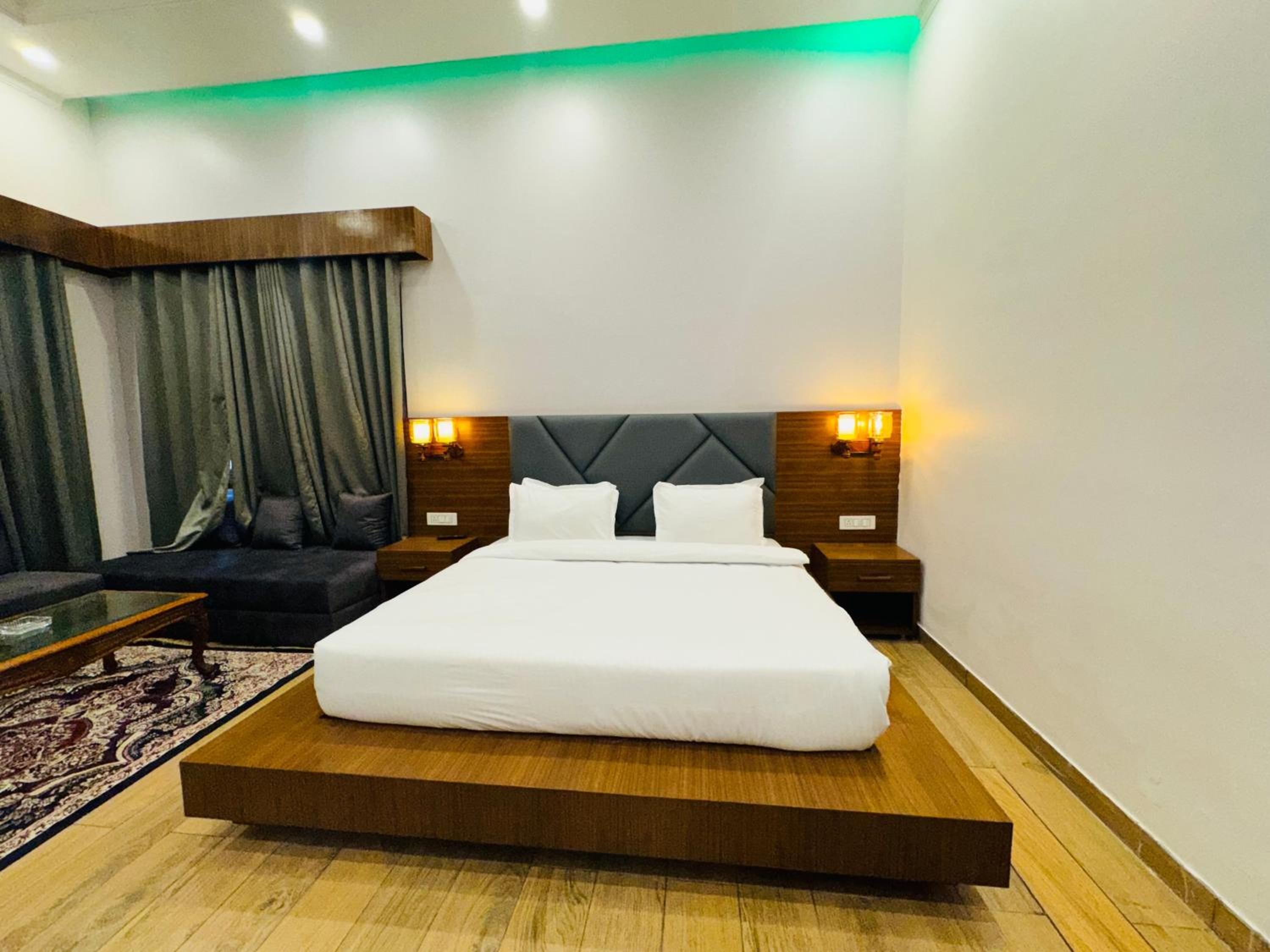 Corbett Tusker Villa