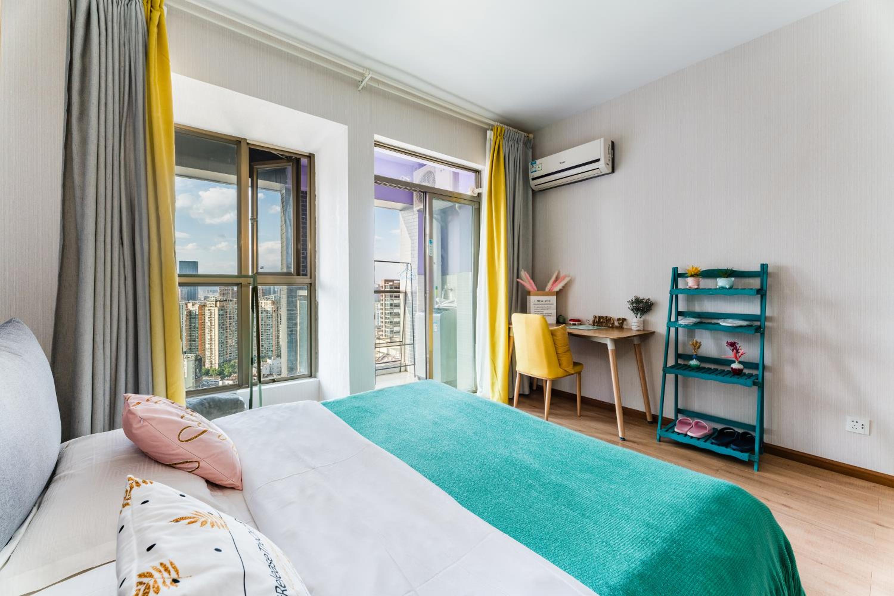 Kunming Qicaimen Shangpin Apartment