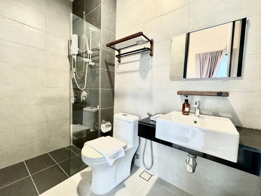 Urban Suites #Walnut 1BR 1Bath suite #Infinity Pool #3pax #1Queen 1Single #Quality well maintained #Private host photo 8
