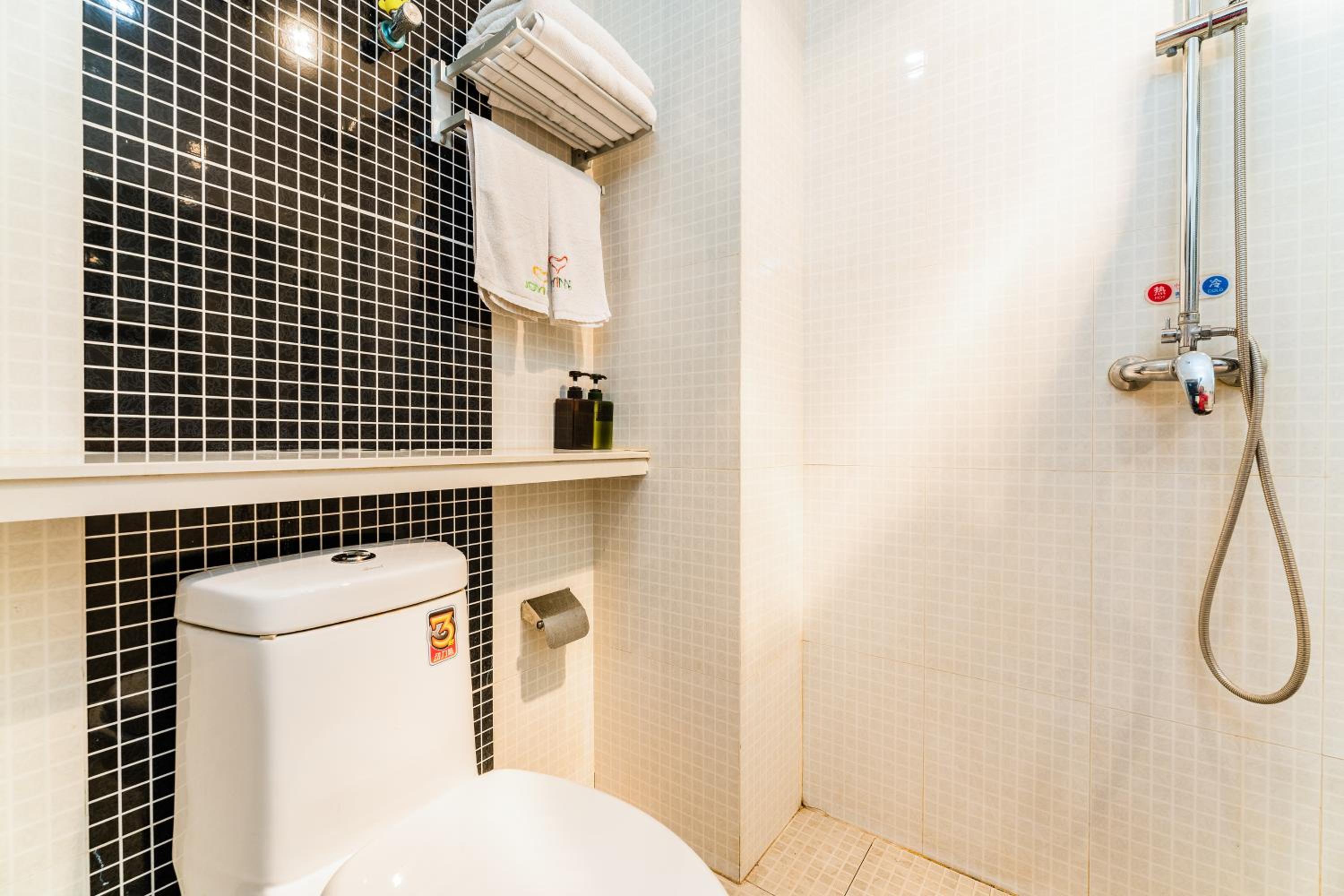 Kunming Qicaimen Shangpin Apartment