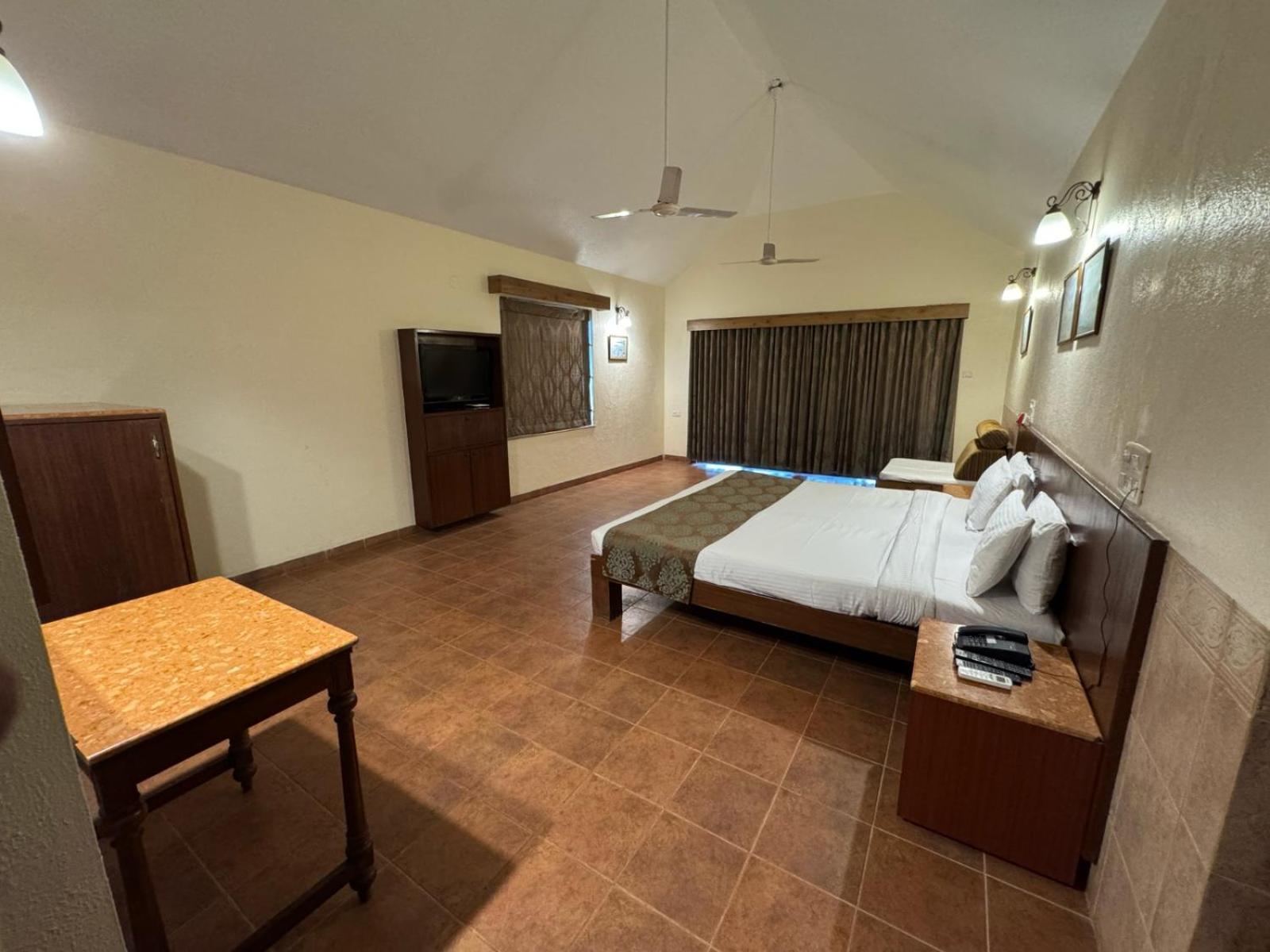 Upper Deck Resort - Highest Peak, Lonavala