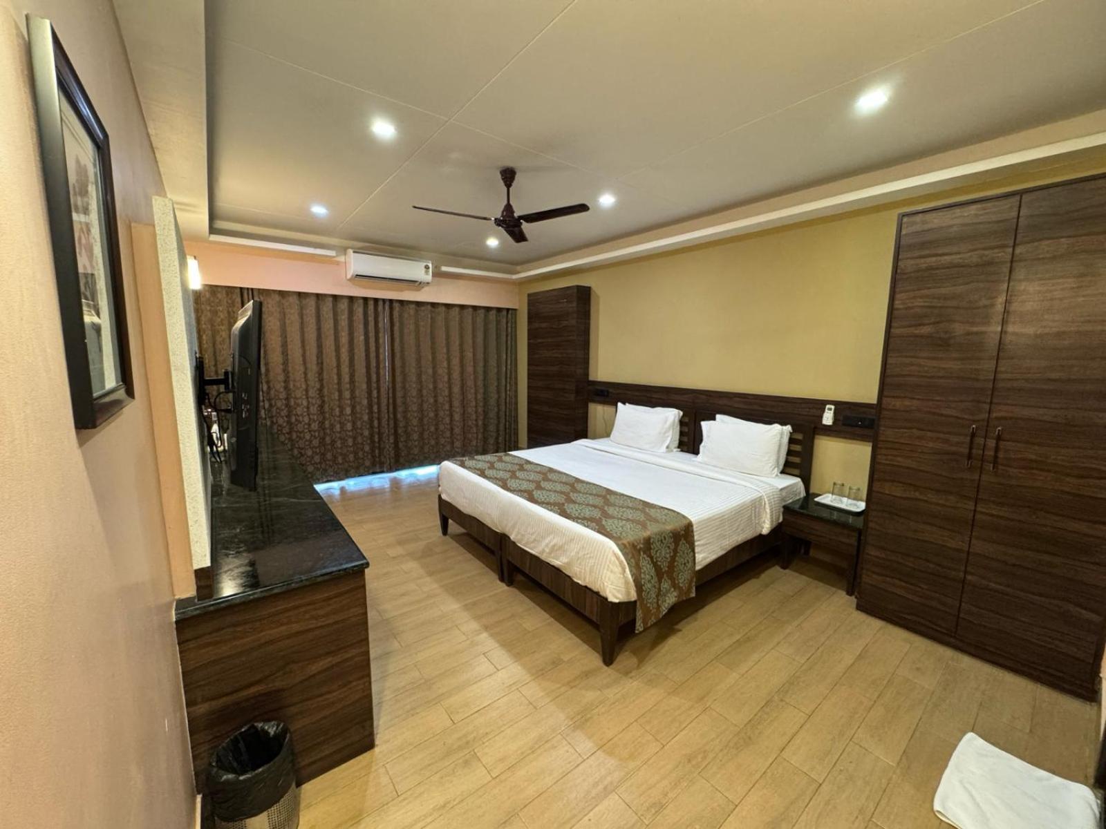 Upper Deck Resort - Highest Peak, Lonavala