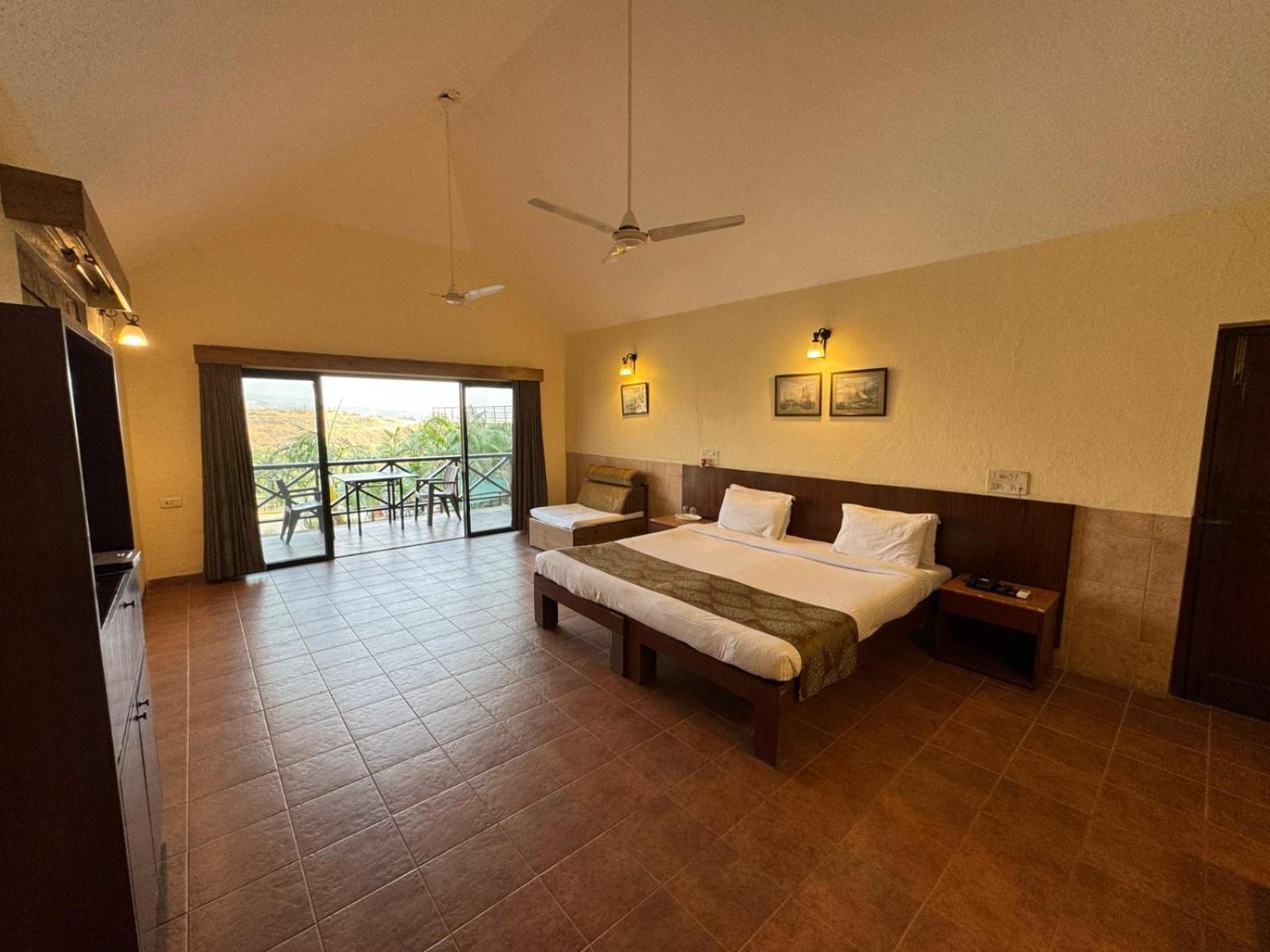 Upper Deck Resort - Highest Peak, Lonavala