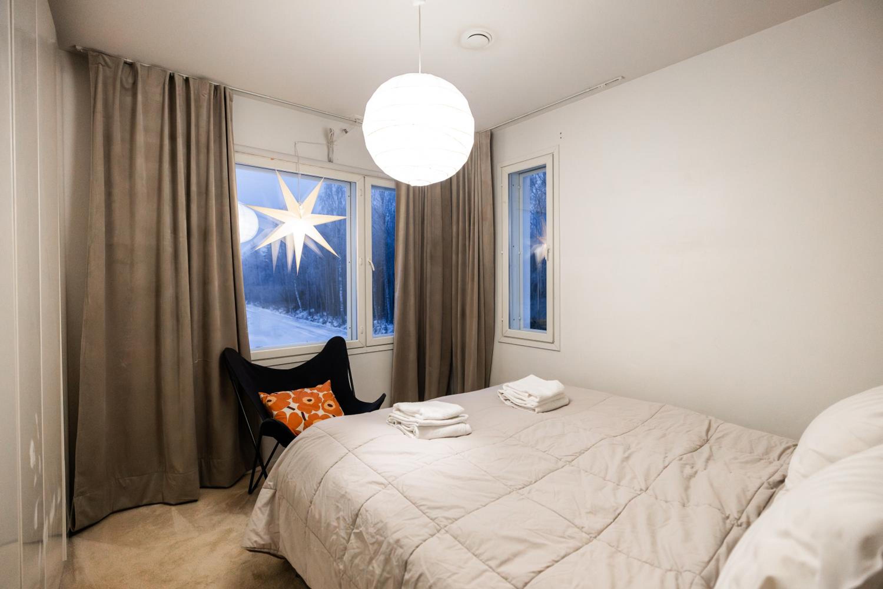 Villa Nightsky -private location, sauna and jacuzzi