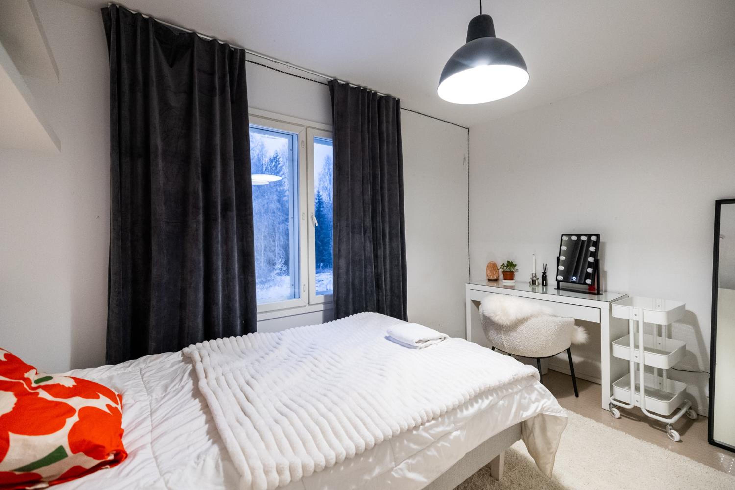 Villa Nightsky -private location, sauna and jacuzzi