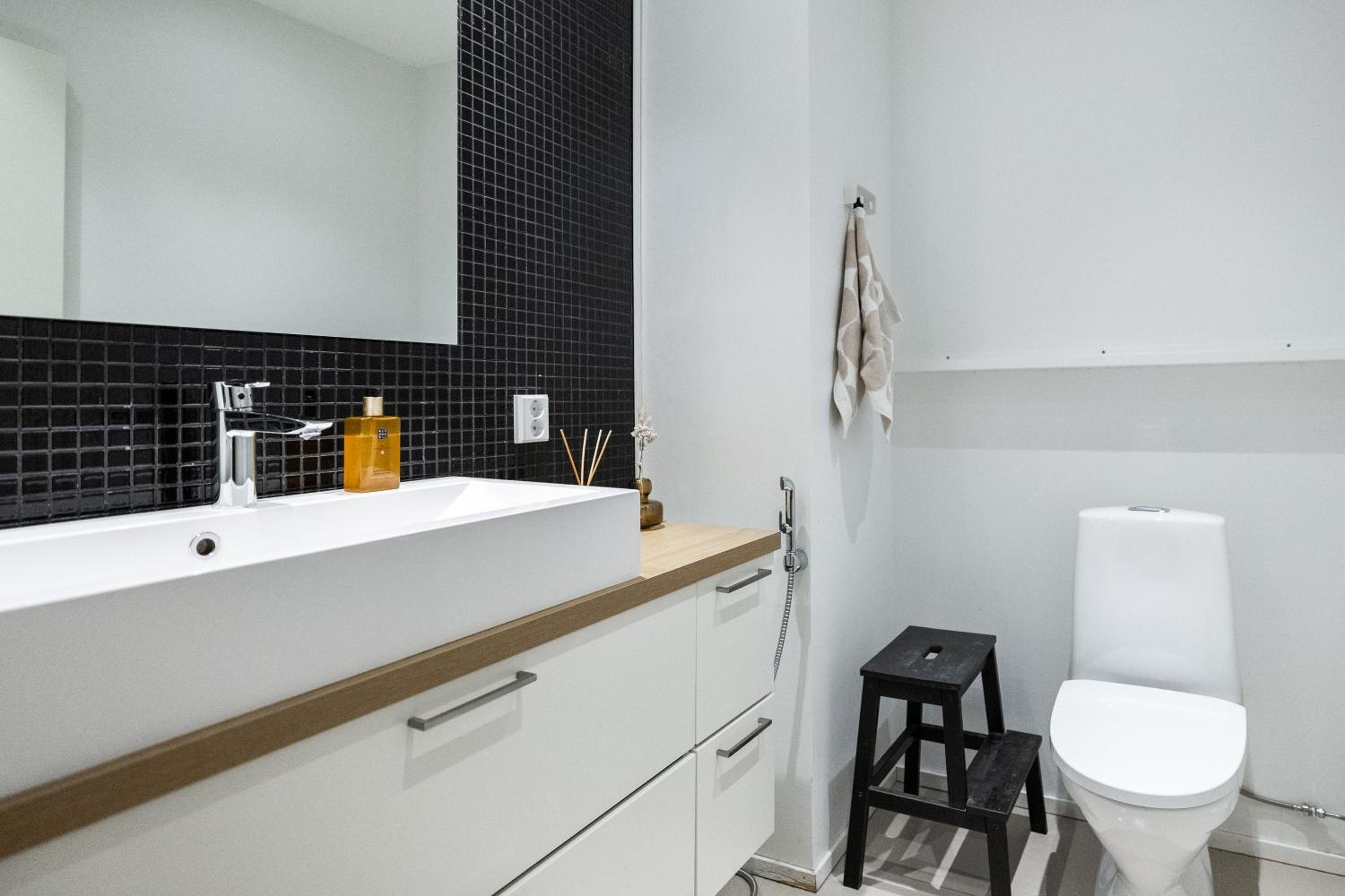 Villa Nightsky -private location, sauna and jacuzzi