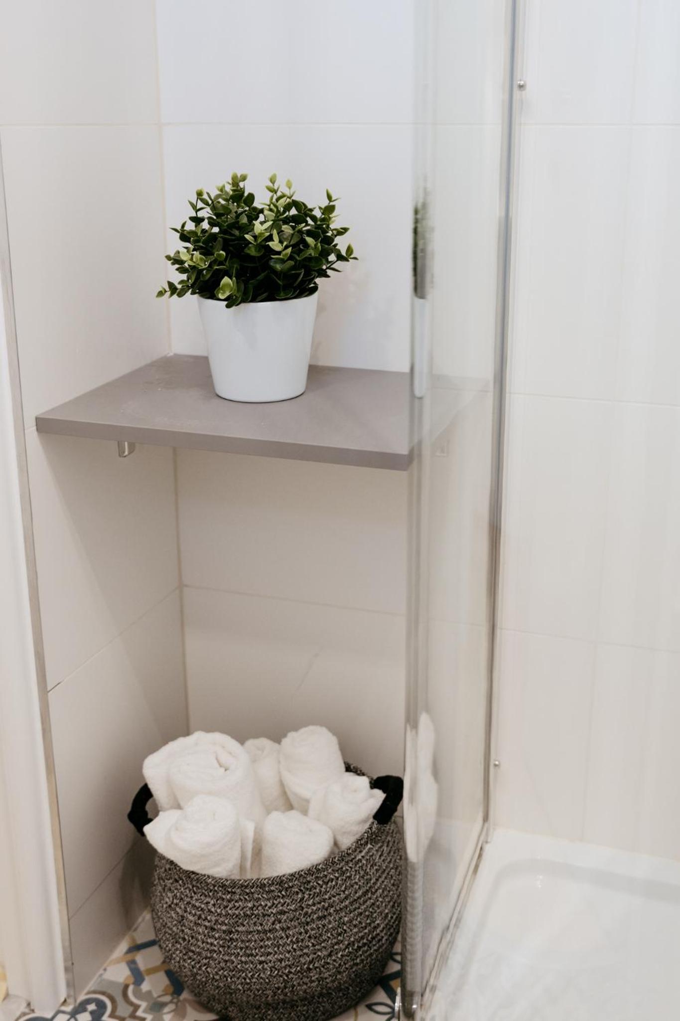 Adeline Apartman
