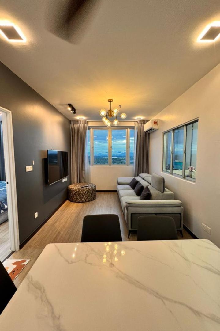 3R2B Corner Balcony High Floor View StayCation Manhattan Metrocity Apartment Kuching Free 1CPark photo 1