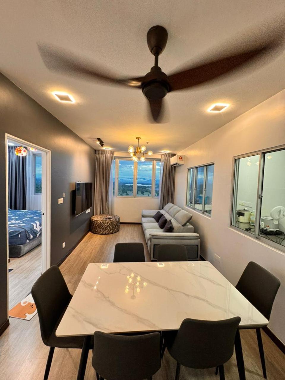 3R2B Corner Balcony High Floor View StayCation Manhattan Metrocity Apartment Kuching Free 1CPark