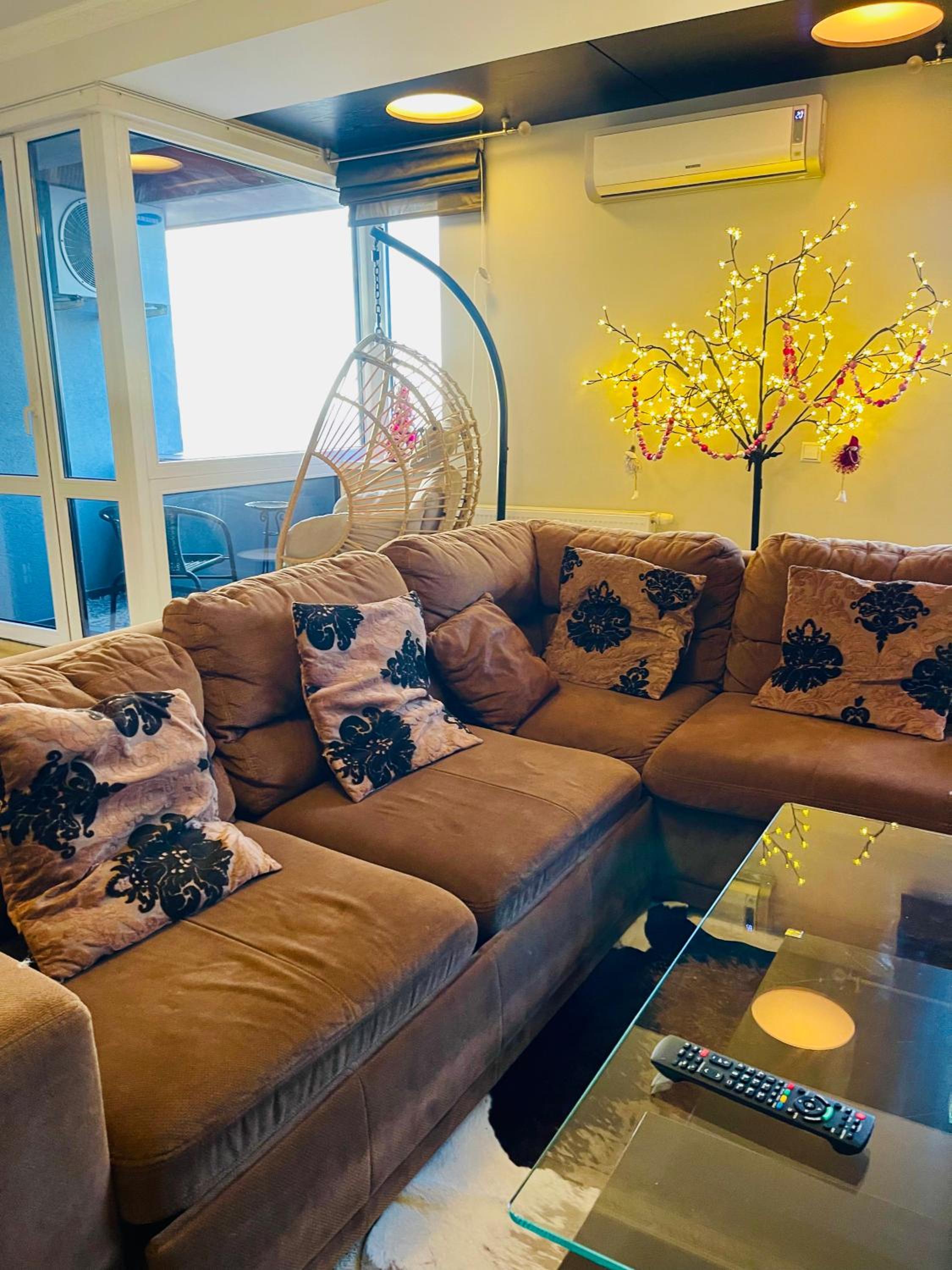 Panoramic city center apartment