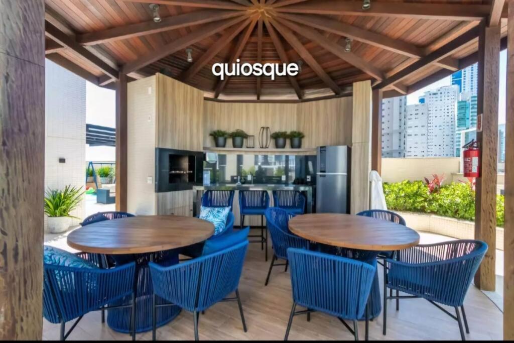 Apto com piscina exclusiva, 4 suítes na Barra Sul Balneário Camboriú