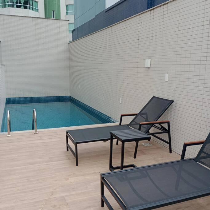 Apto com piscina exclusiva, 4 suítes na Barra Sul Balneário Camboriú