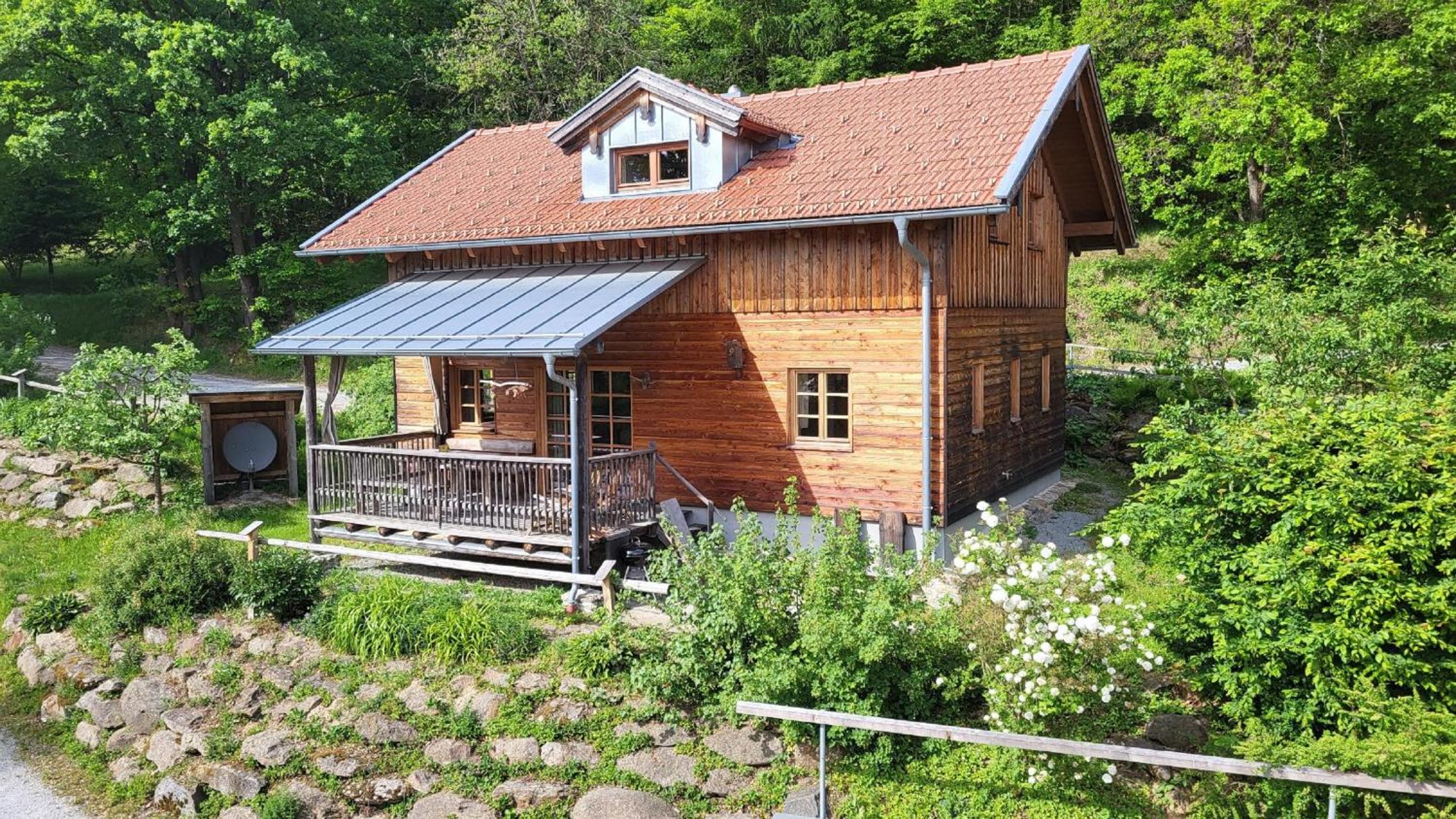 Hütten am Waldrand