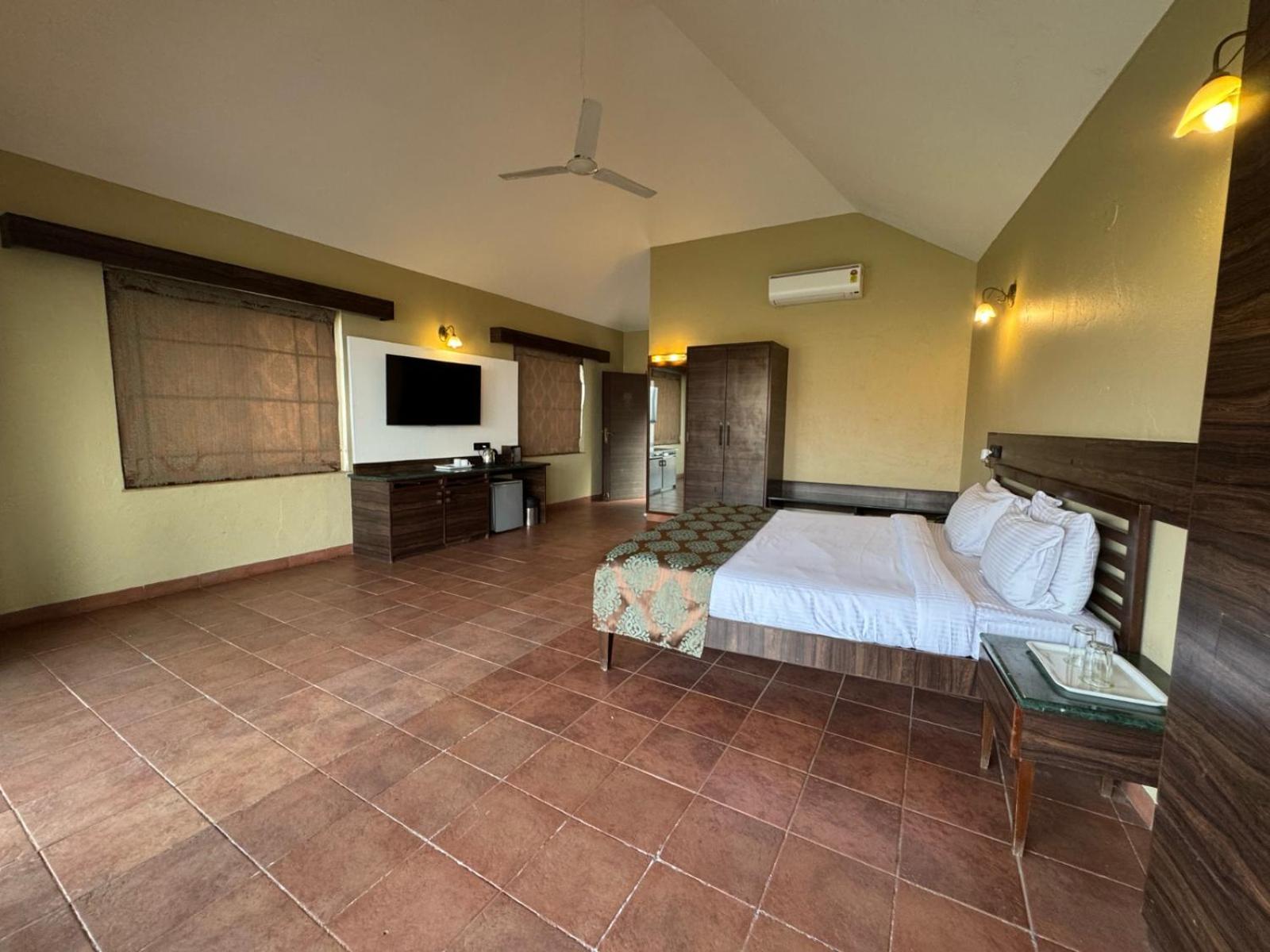 Upper Deck Resort - Highest Peak, Lonavala