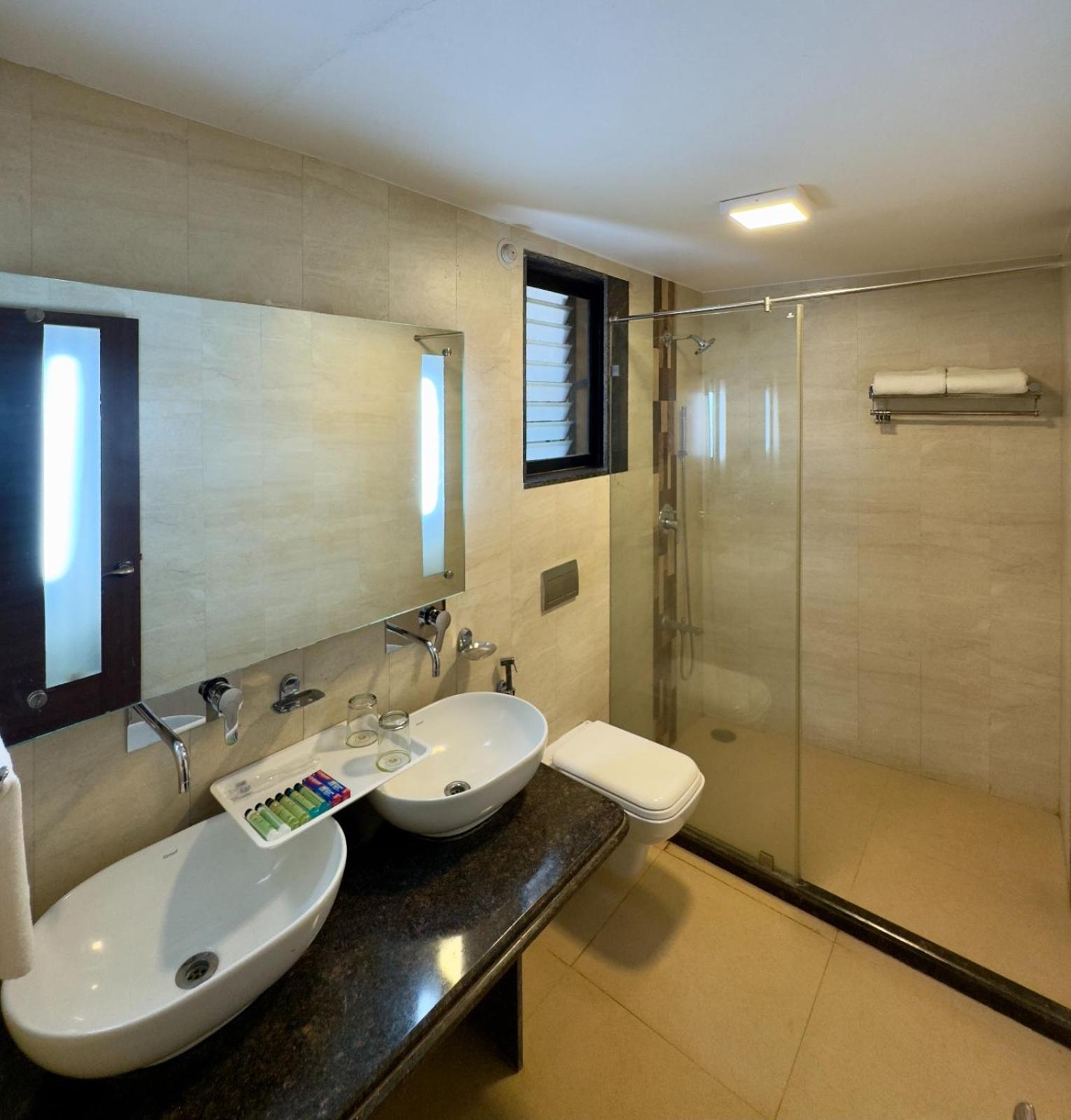Upper Deck Resort - Highest Peak, Lonavala