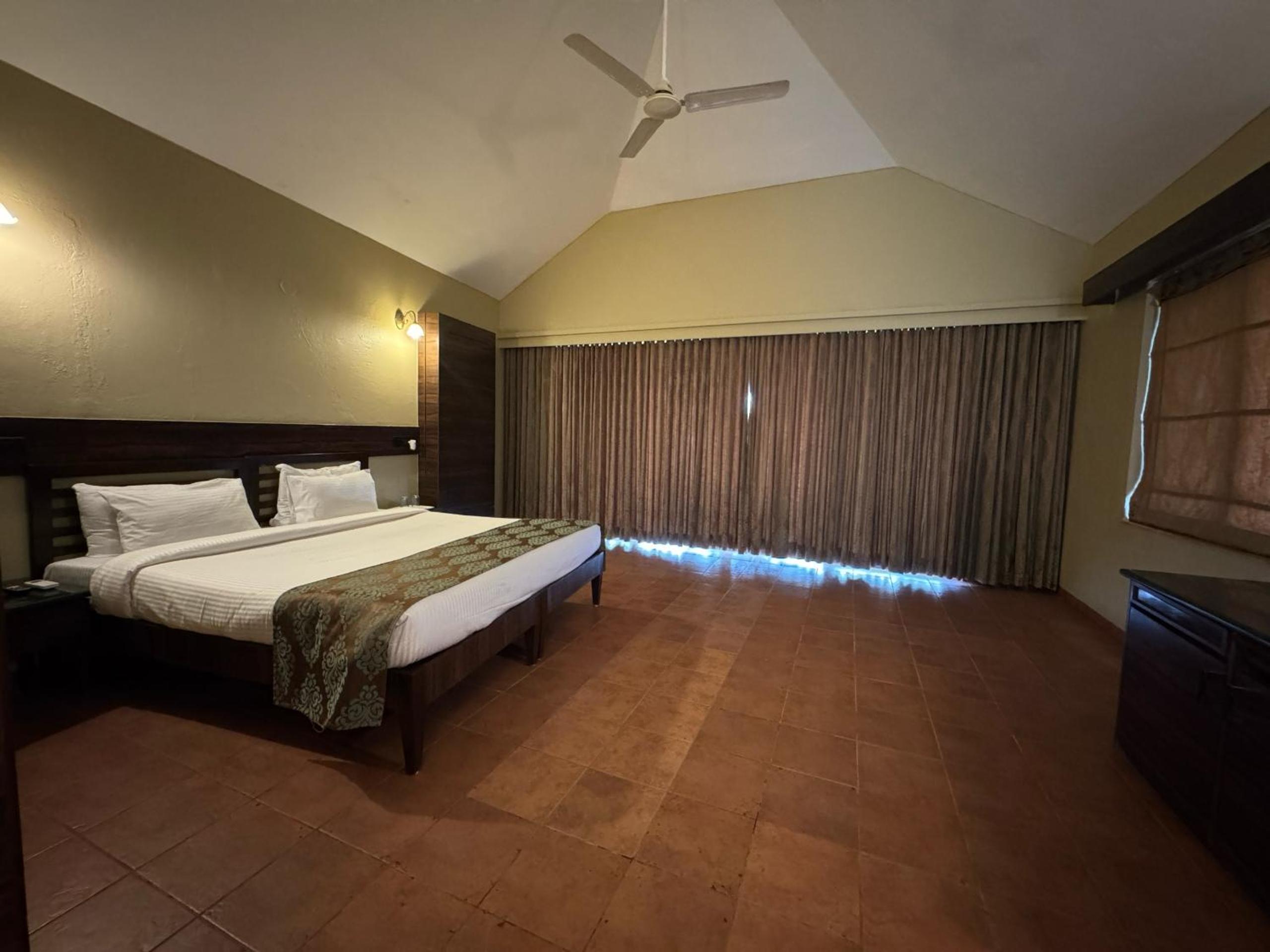 Upper Deck Resort - Highest Peak, Lonavala