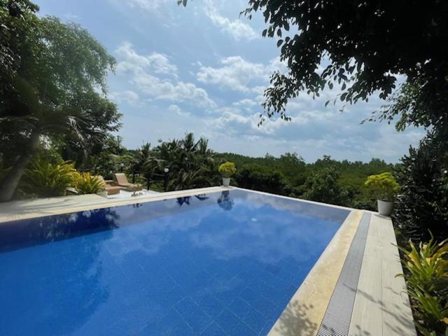 Vista Verde, Family Living
