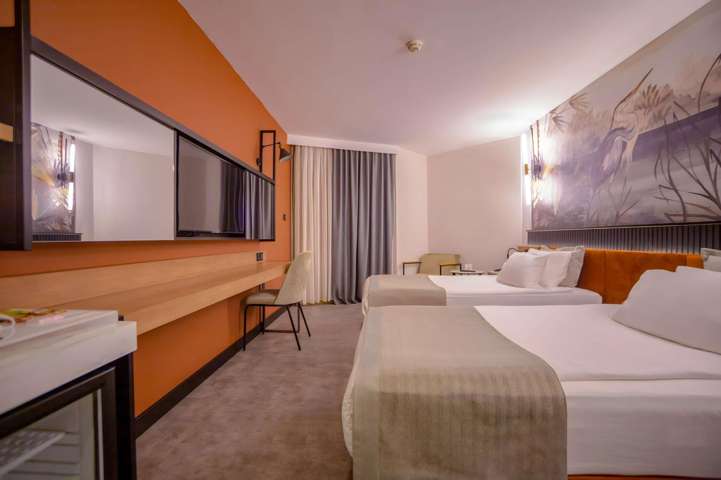 Best Western Plus Khan Hotel - Image 47