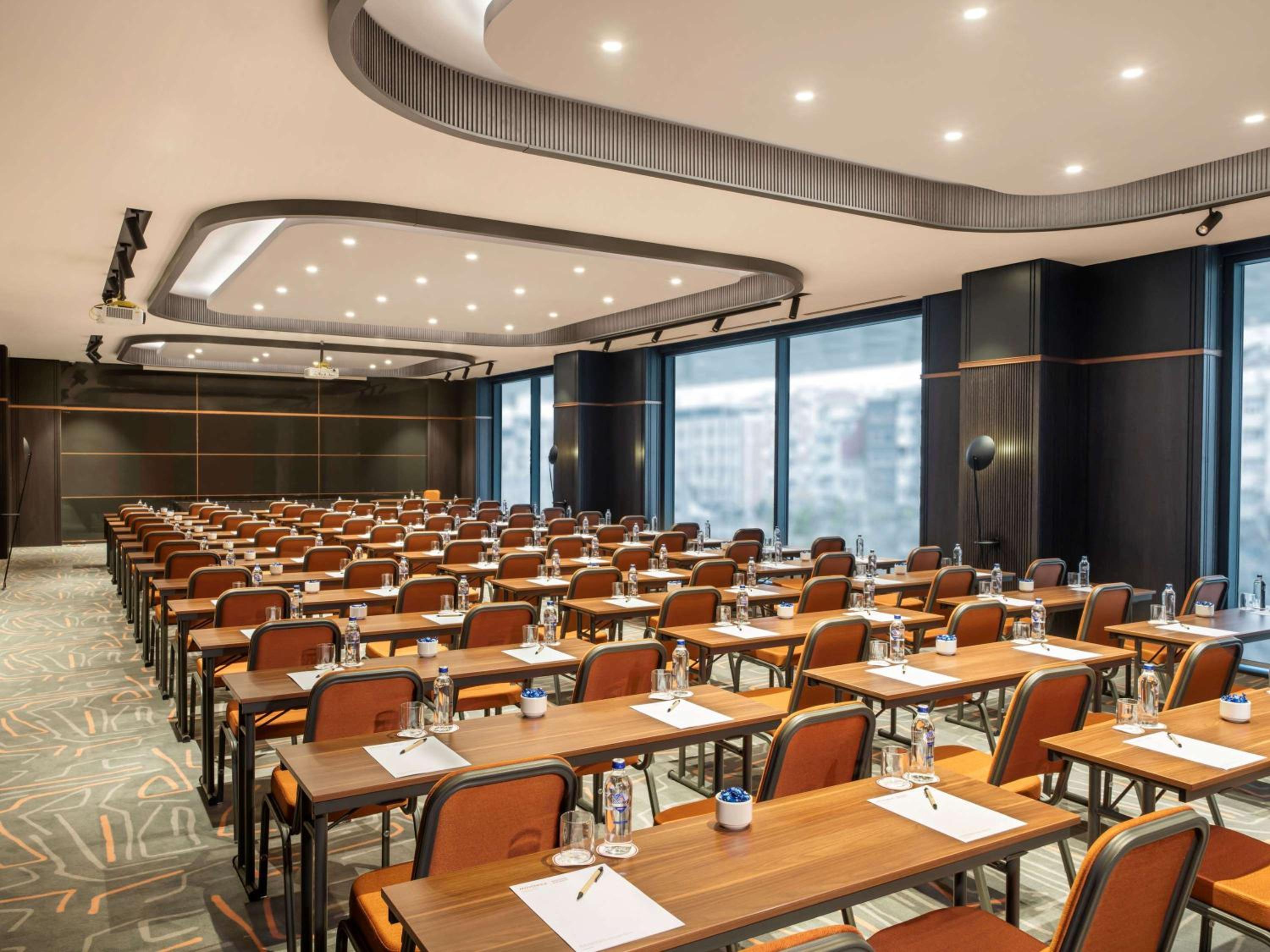 Mövenpick Hotel Istanbul Marmara Sea - Image 7