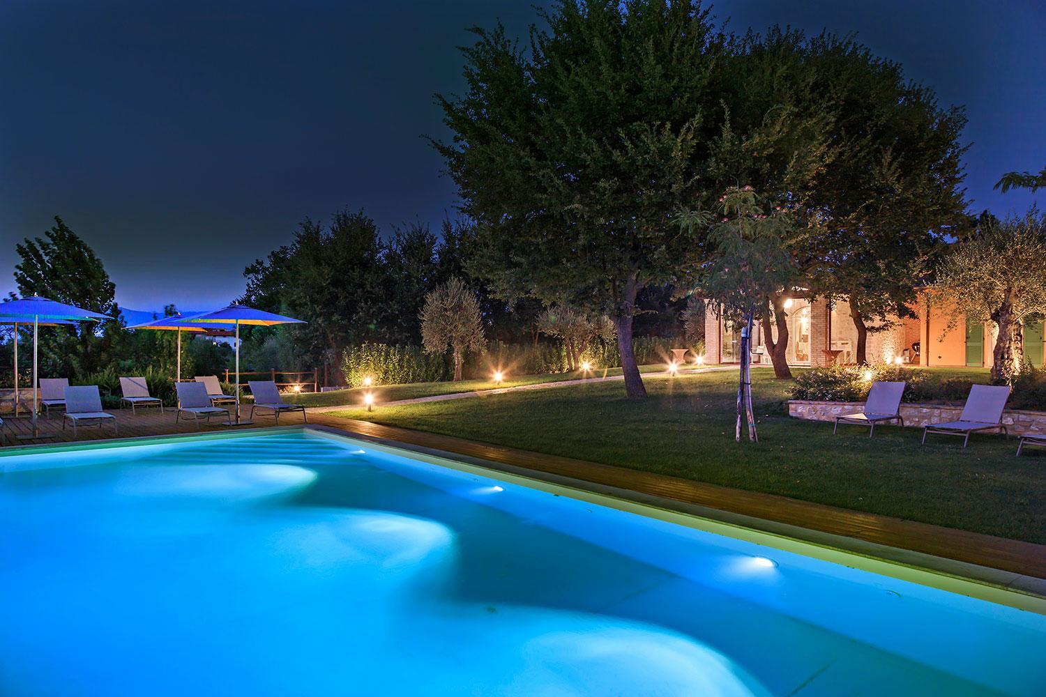 AD MY Home Villa con Piscina