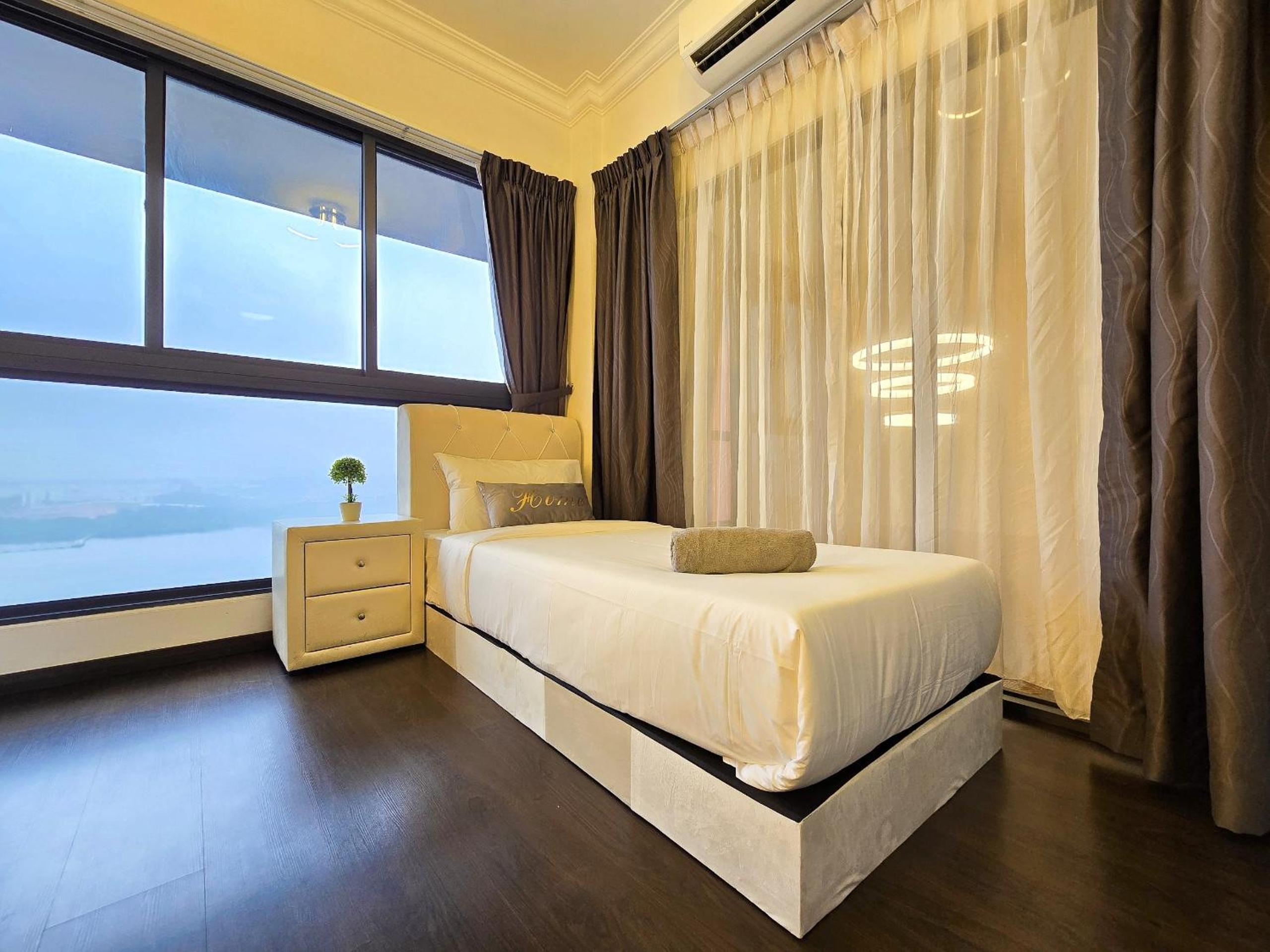 Loft Suite Seaview 2BR JB CIQ 7Pax