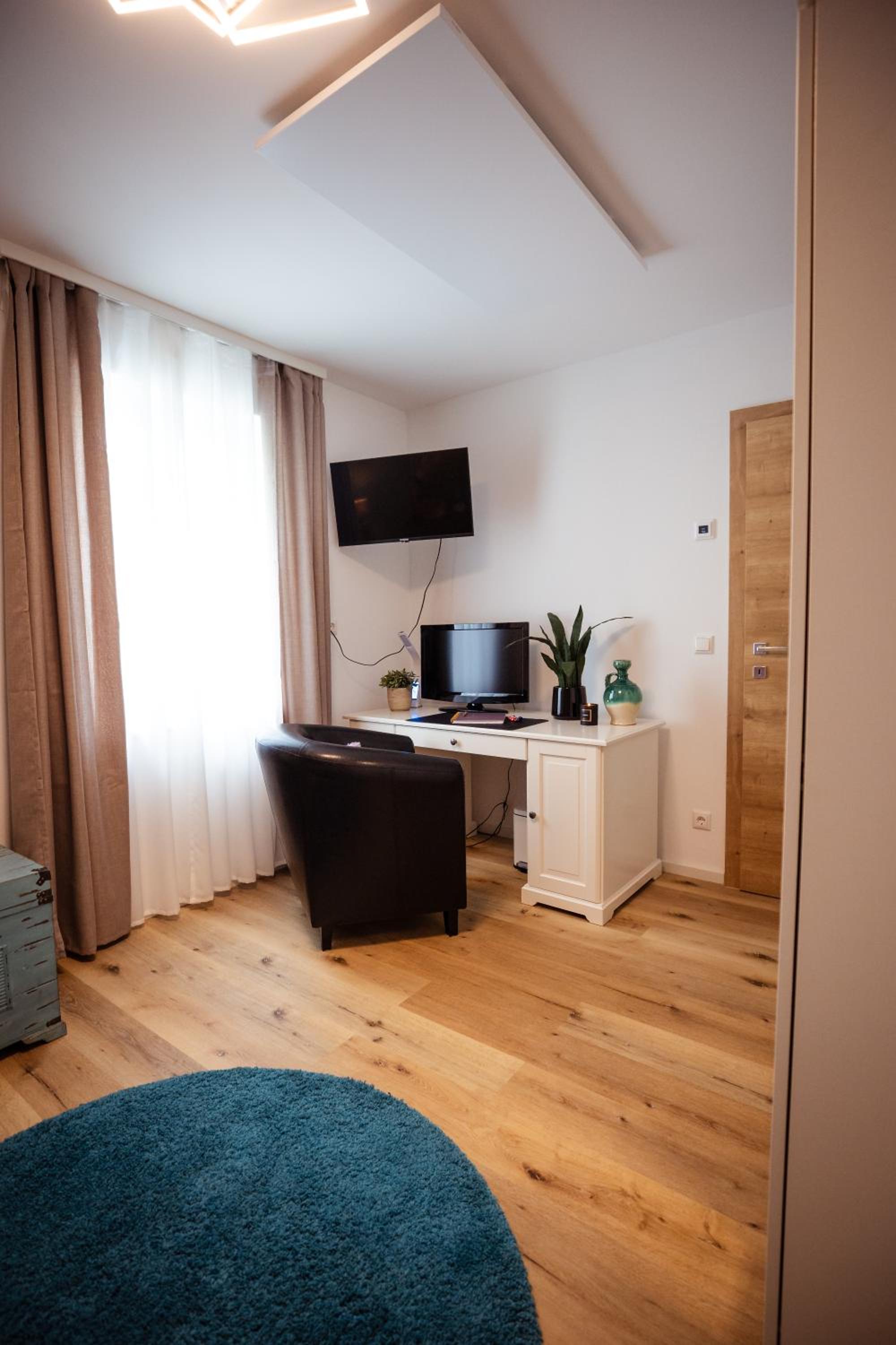 Charmantes Haus -Nähe Parndorf-Neusiedl-Wien-HU-SK