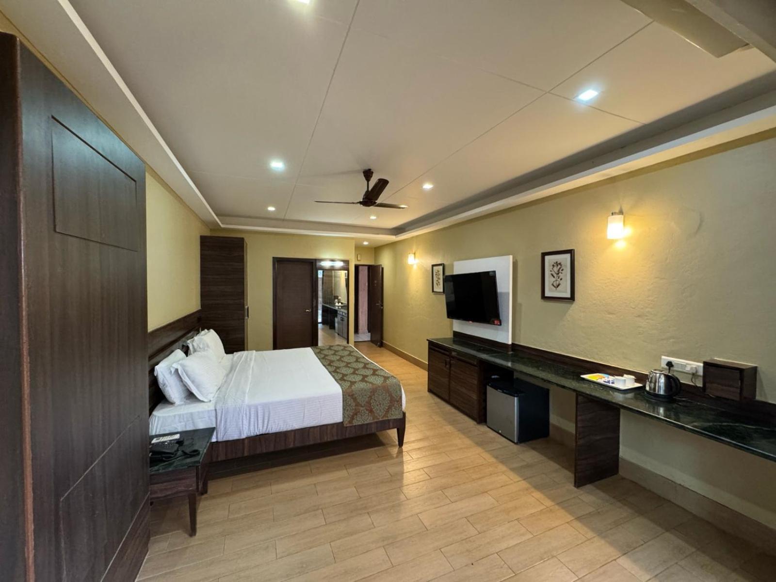 Upper Deck Resort - Highest Peak, Lonavala