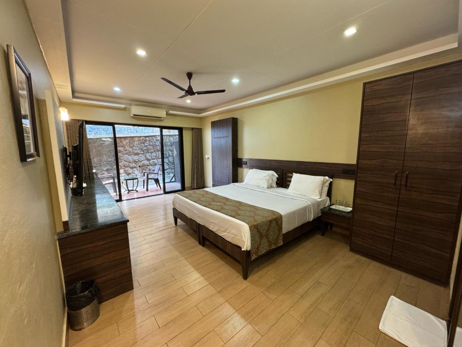 Upper Deck Resort - Highest Peak, Lonavala