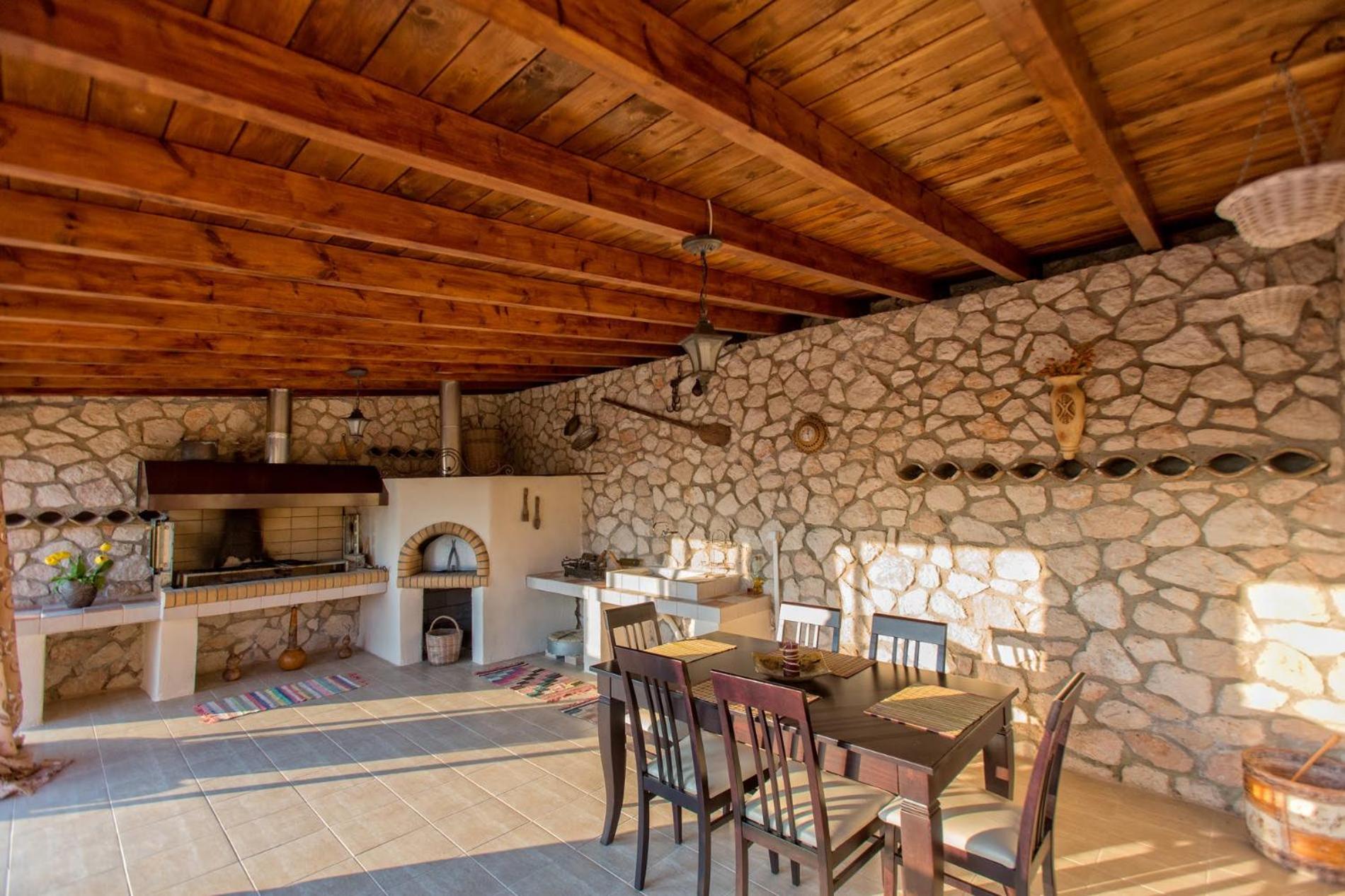 Piedra Villa