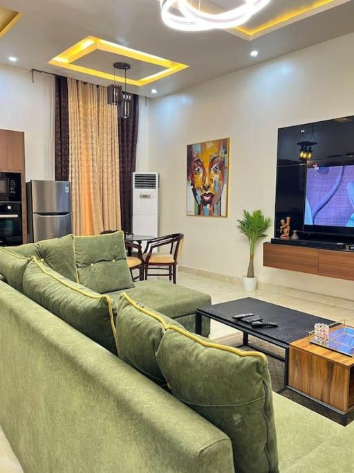 Luxury 2 Bedroom Apartment 247 Electricity, Wi-Fi