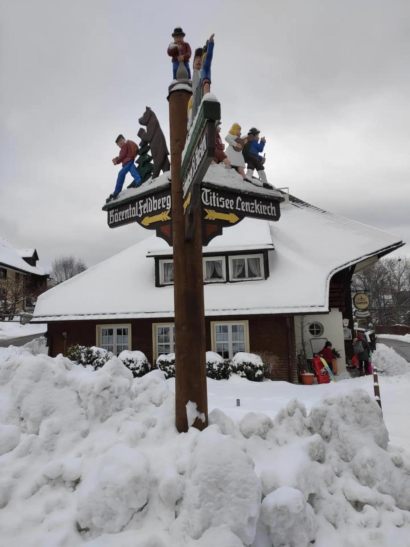 Perfekte Lage zwischen Skipisten und Badeseen