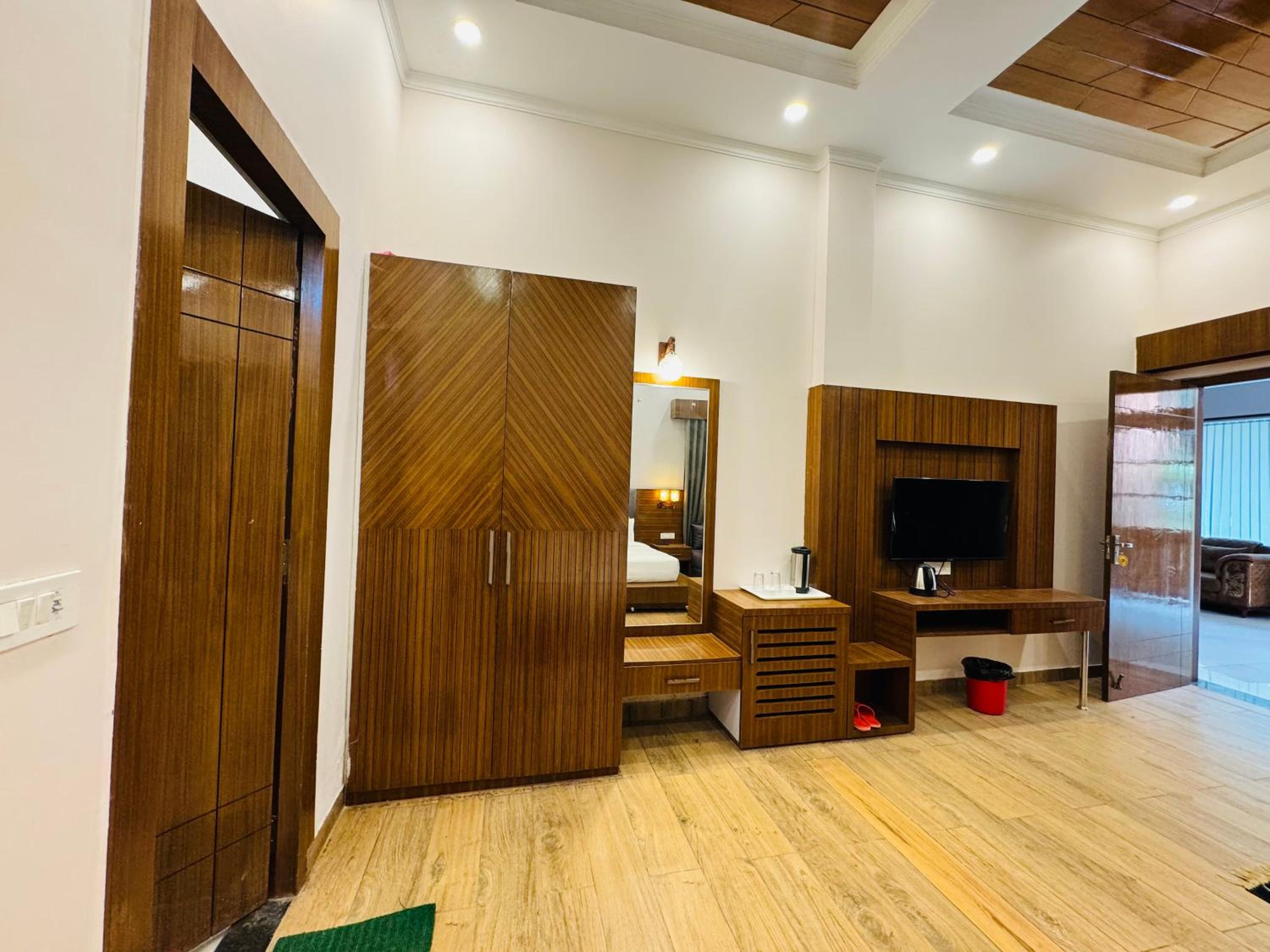 Corbett Tusker Villa