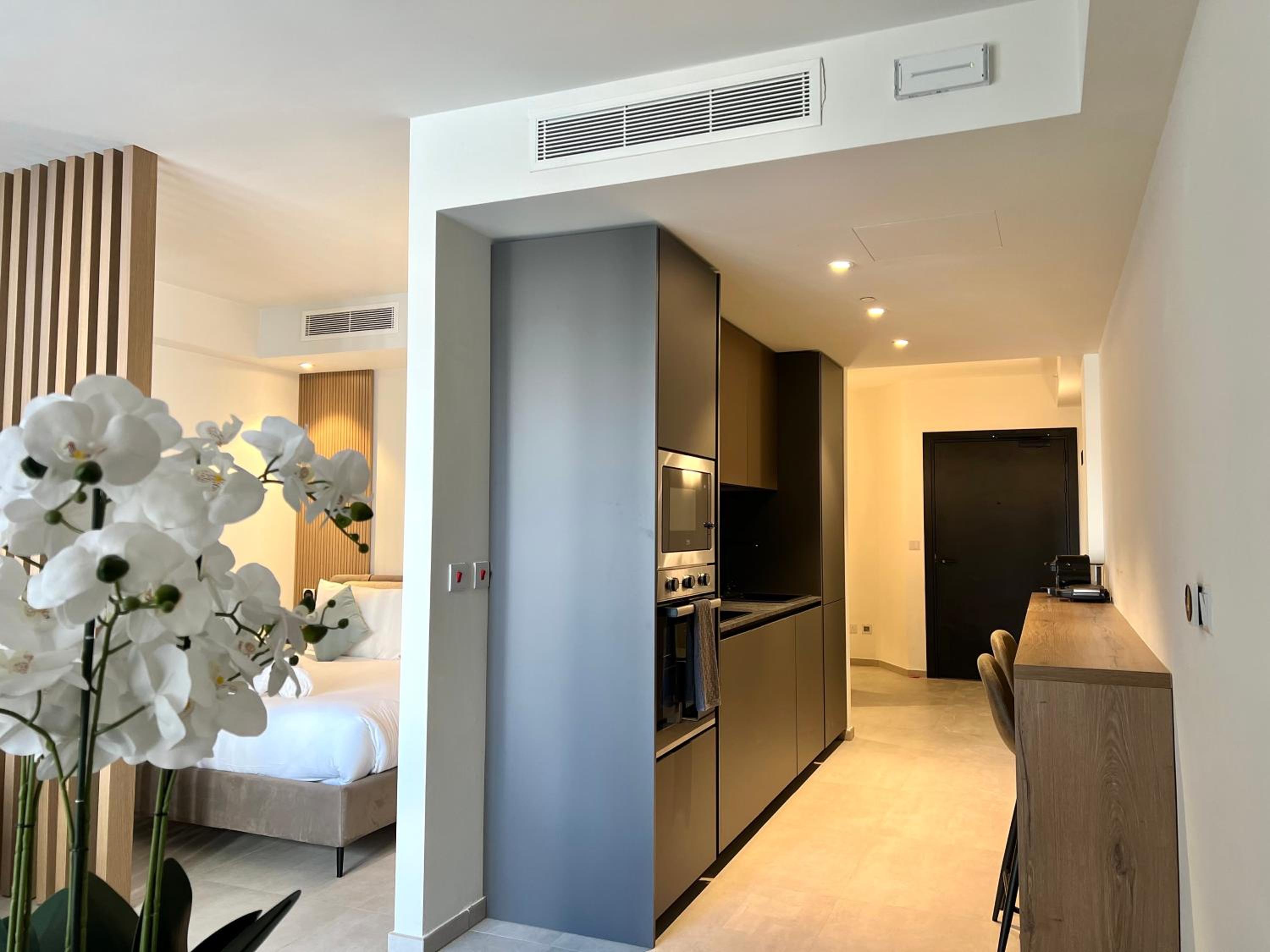 Mercury Suite Lovely w Pool access by Arco Collection photo 5
