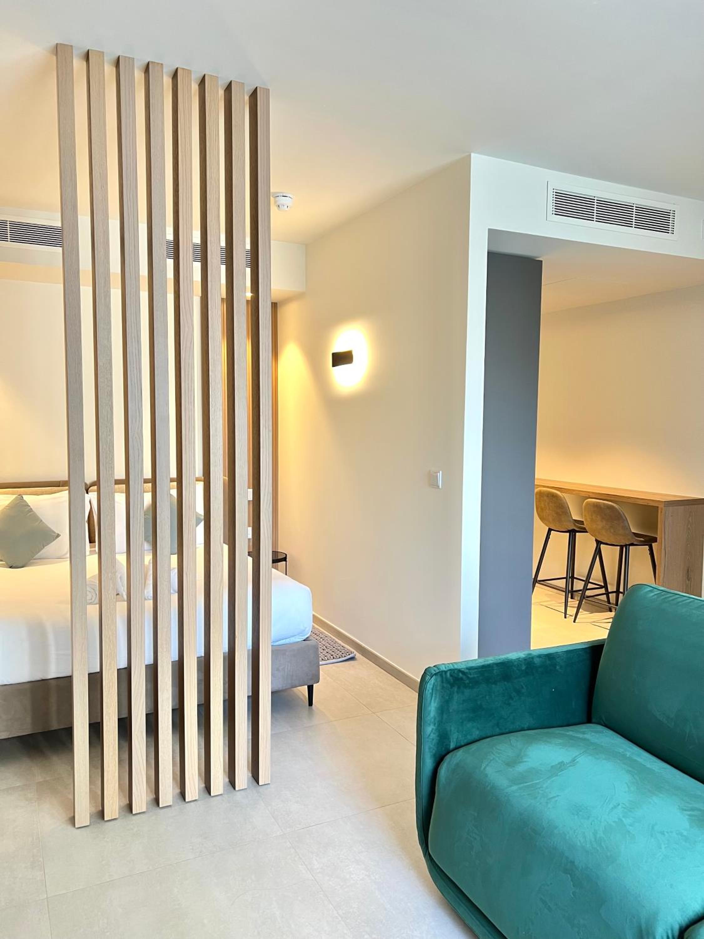 Mercury Suite Lovely w Pool access by Arco Collection photo 3