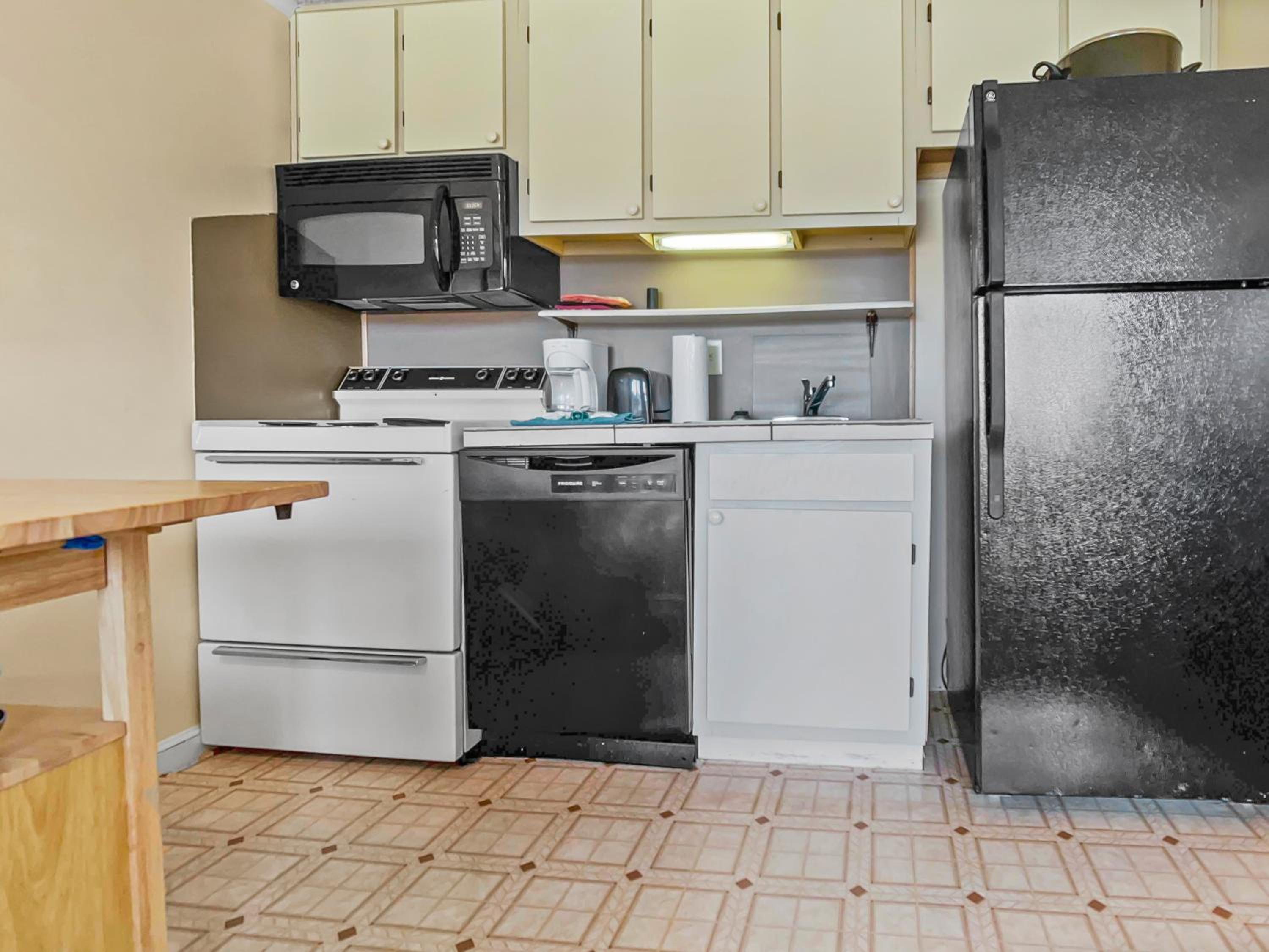 ML127 Perfect Condo For Families With Kids Parking WiFi Slopeside view 2