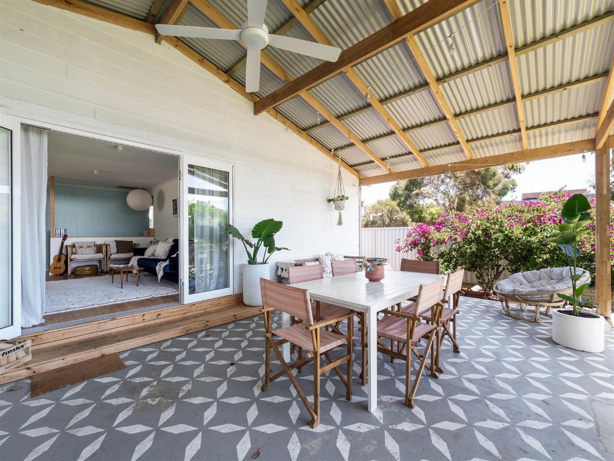 Stylish Shack Falcon Bay