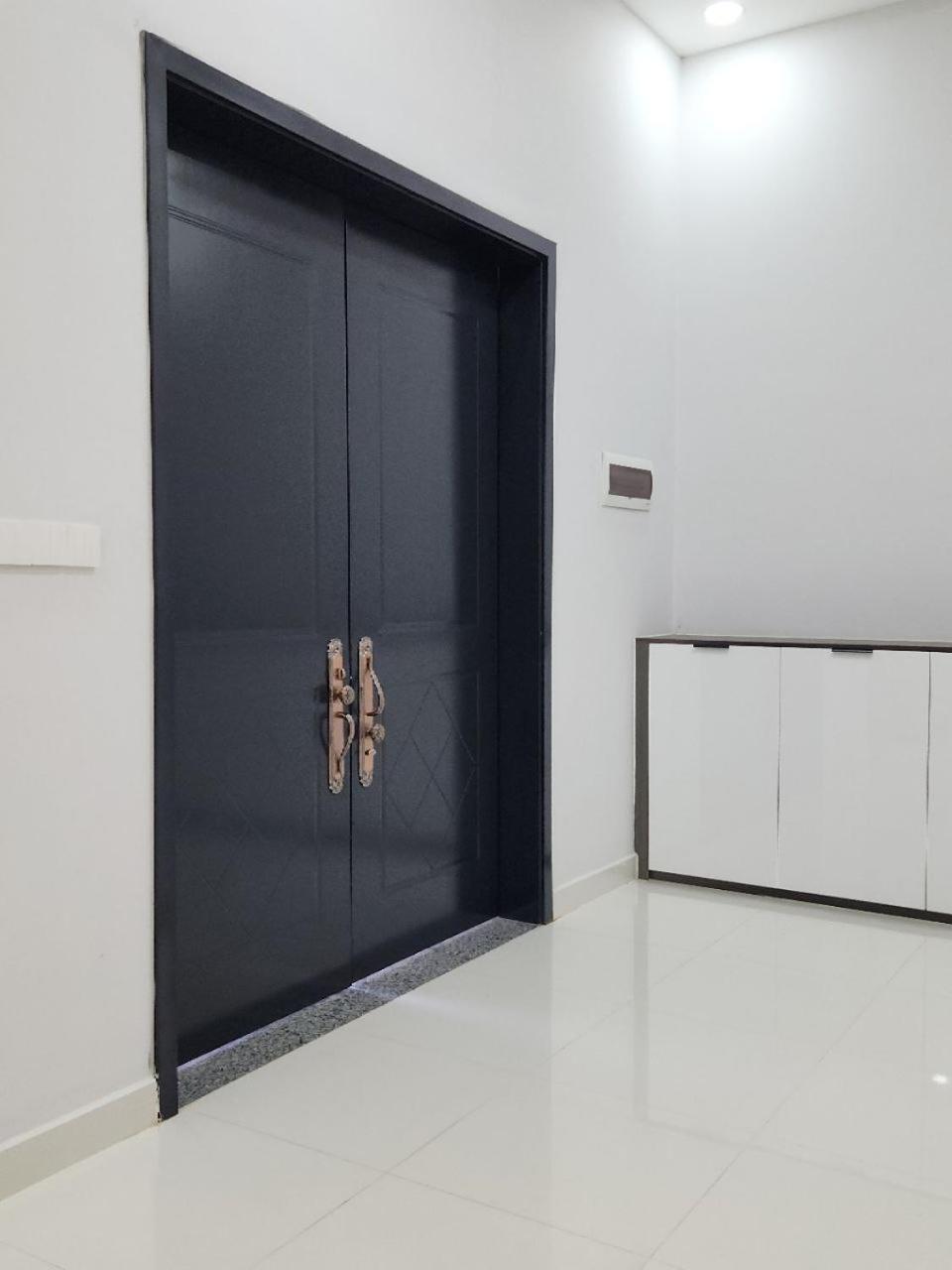 King Private Residence in Battambang view 5