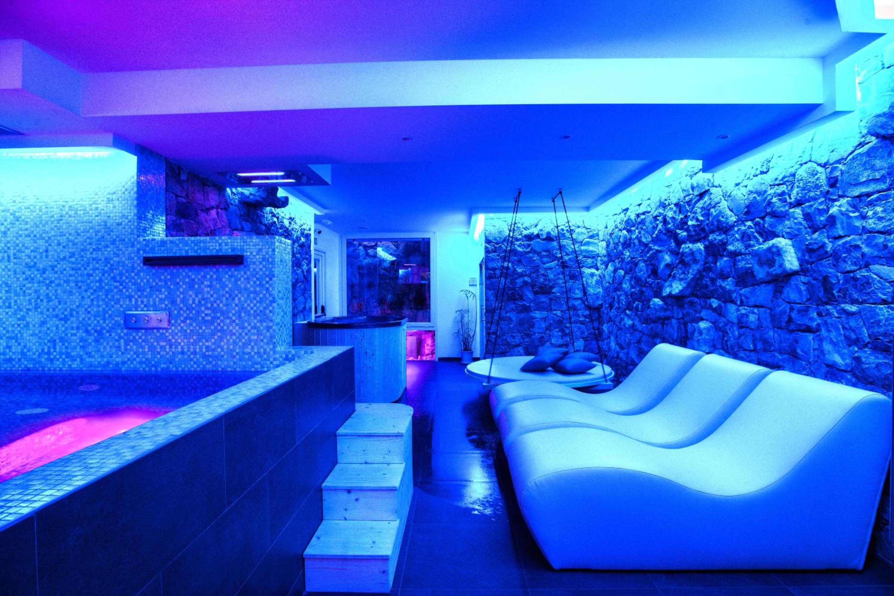 casa con piscina Jacuzzi AC wifi e biciclette elettriche photo 4