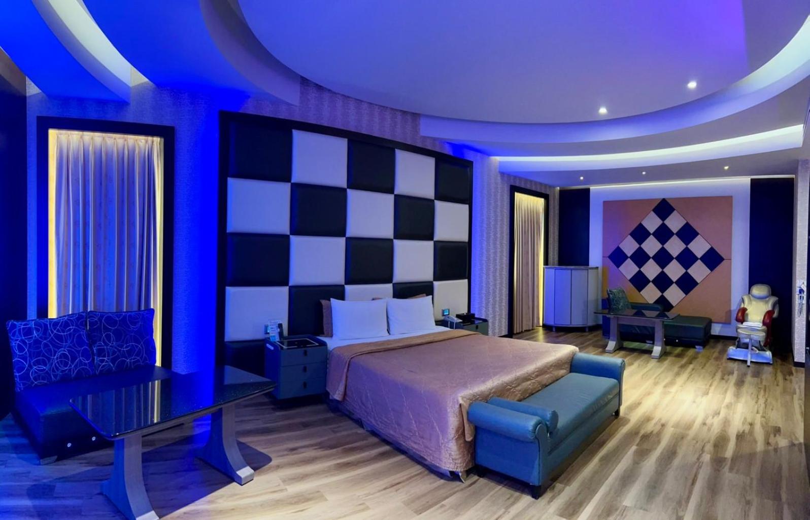 Wei Feng Exquisite Motel Pintung Branch