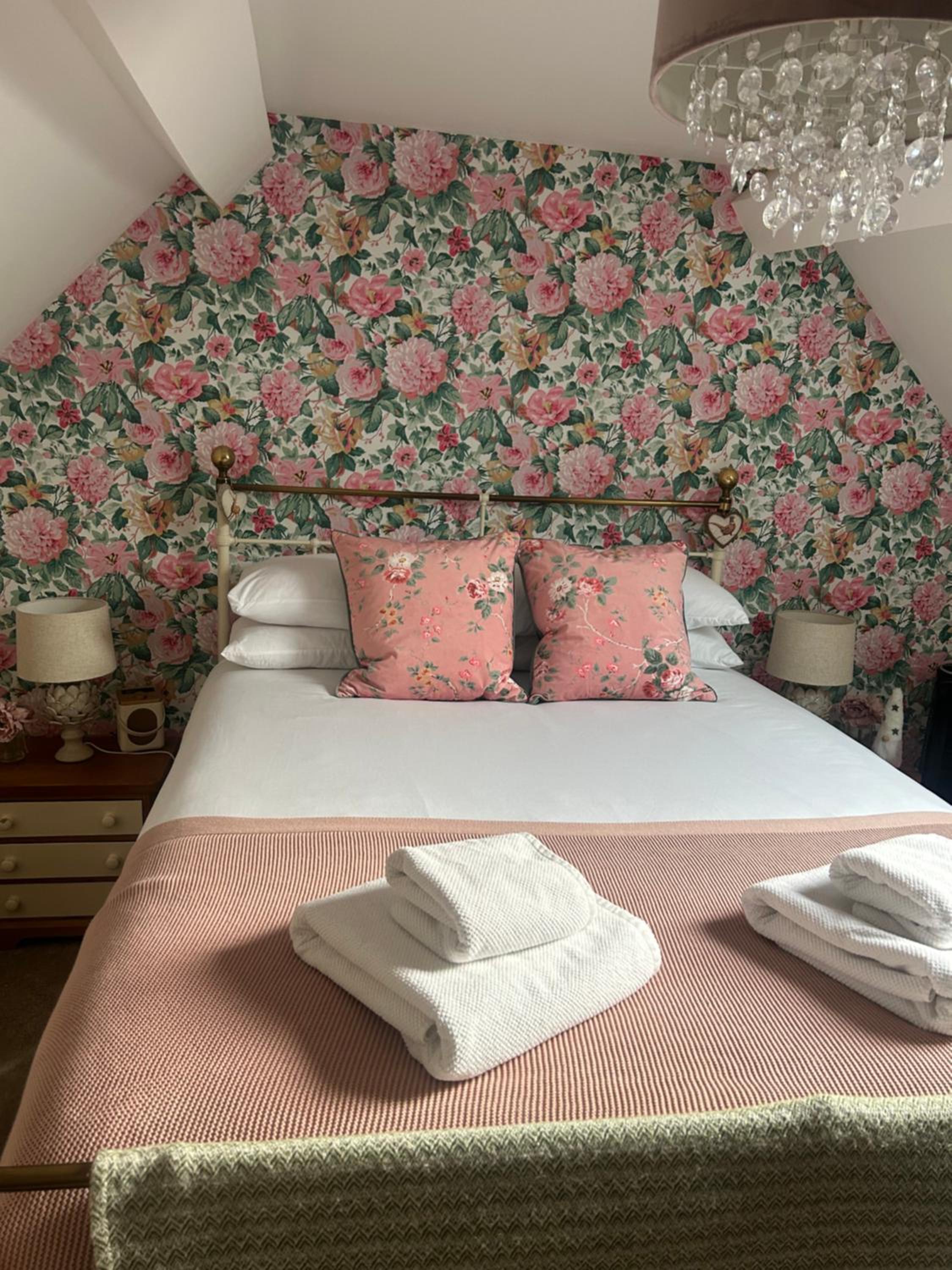 Bell Cottage right in the heart of Bridgnorth view 4