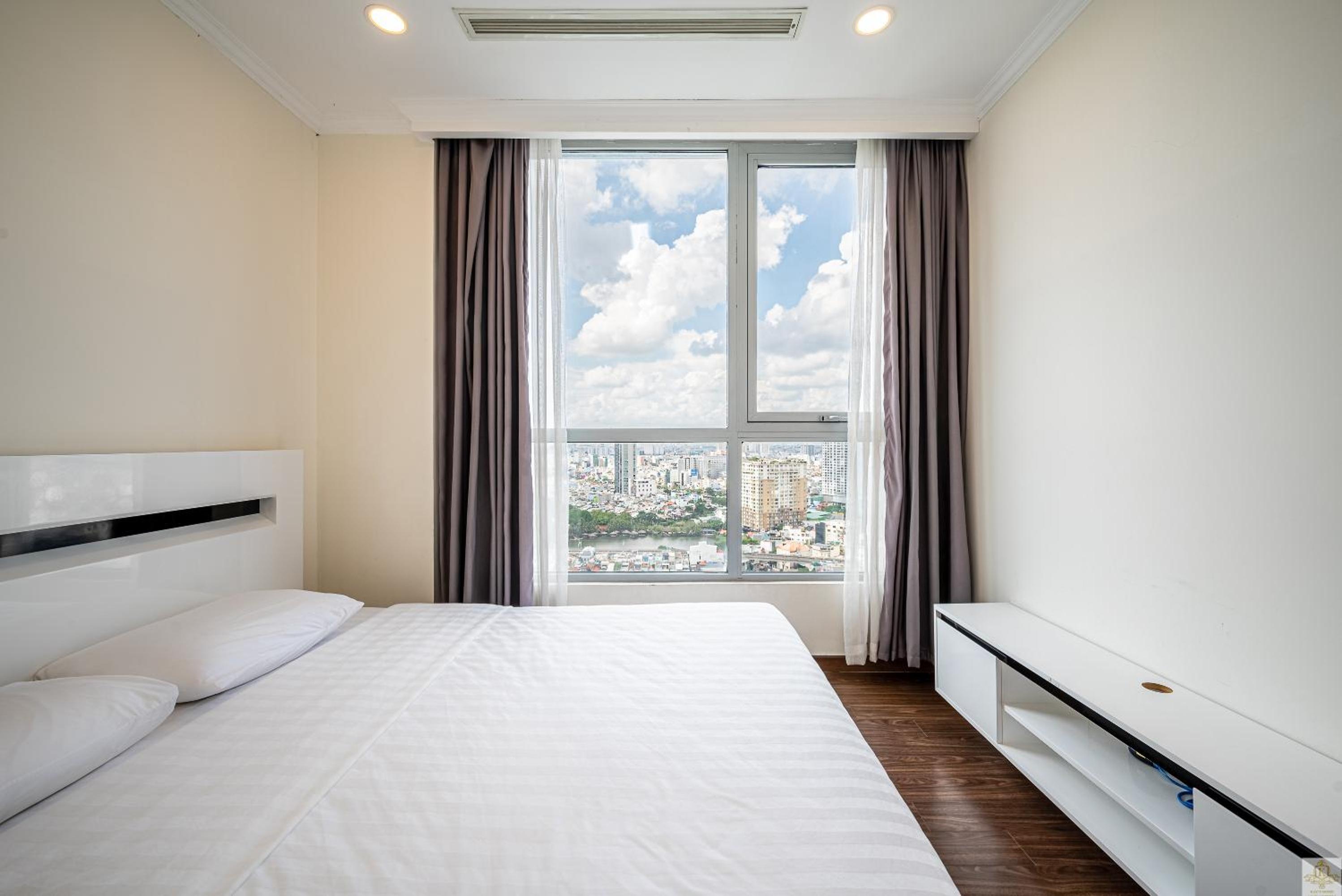 Landmark Plus Residents Suite