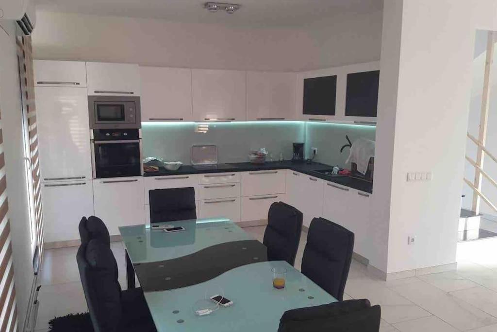 Beautiful Villa Taki Podgorica