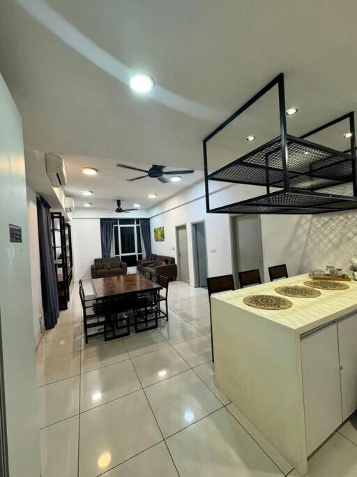Infinity pool Sutera Avenue family suite Free Wifi -Parking view 3