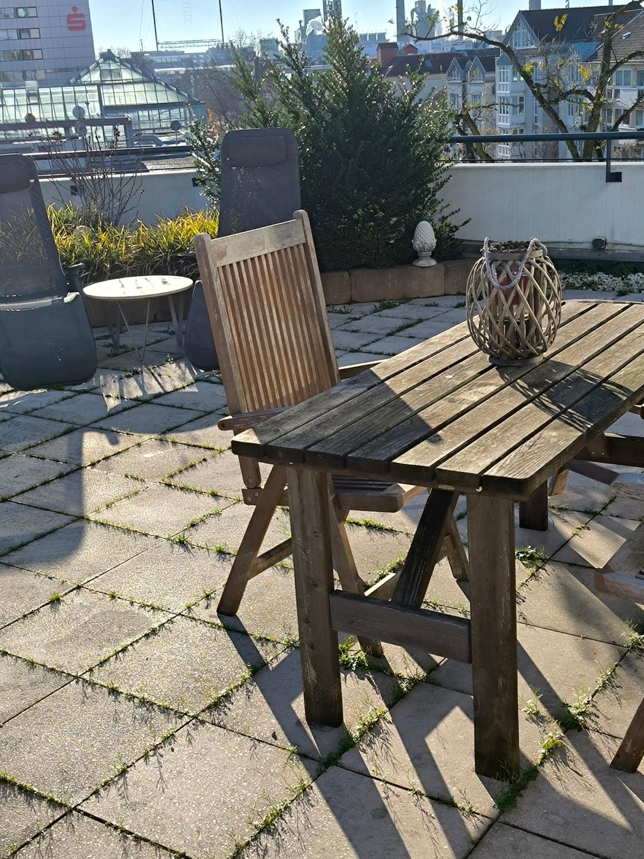 Im Herzen von Wiesdorf- Blick auf das BAYER-KREUZ -Appartement mit 2 Schlafzimmern & 3 Betten-für 4 Personen -Zentral gelegen - Friedrich Ebert Platz 5a , 