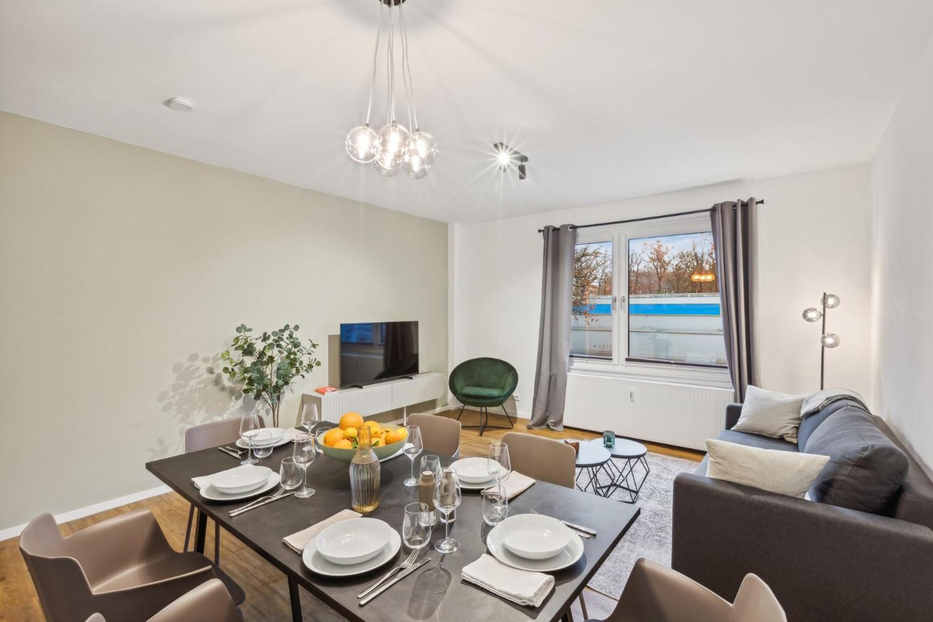 Apartment Kranich mit 3 Zimmern, top Infrastrukturlage HH Langenhorn, nähe Airport, Boxspringbetten und Arbeitsplätzen mit Glasfaser WLAN