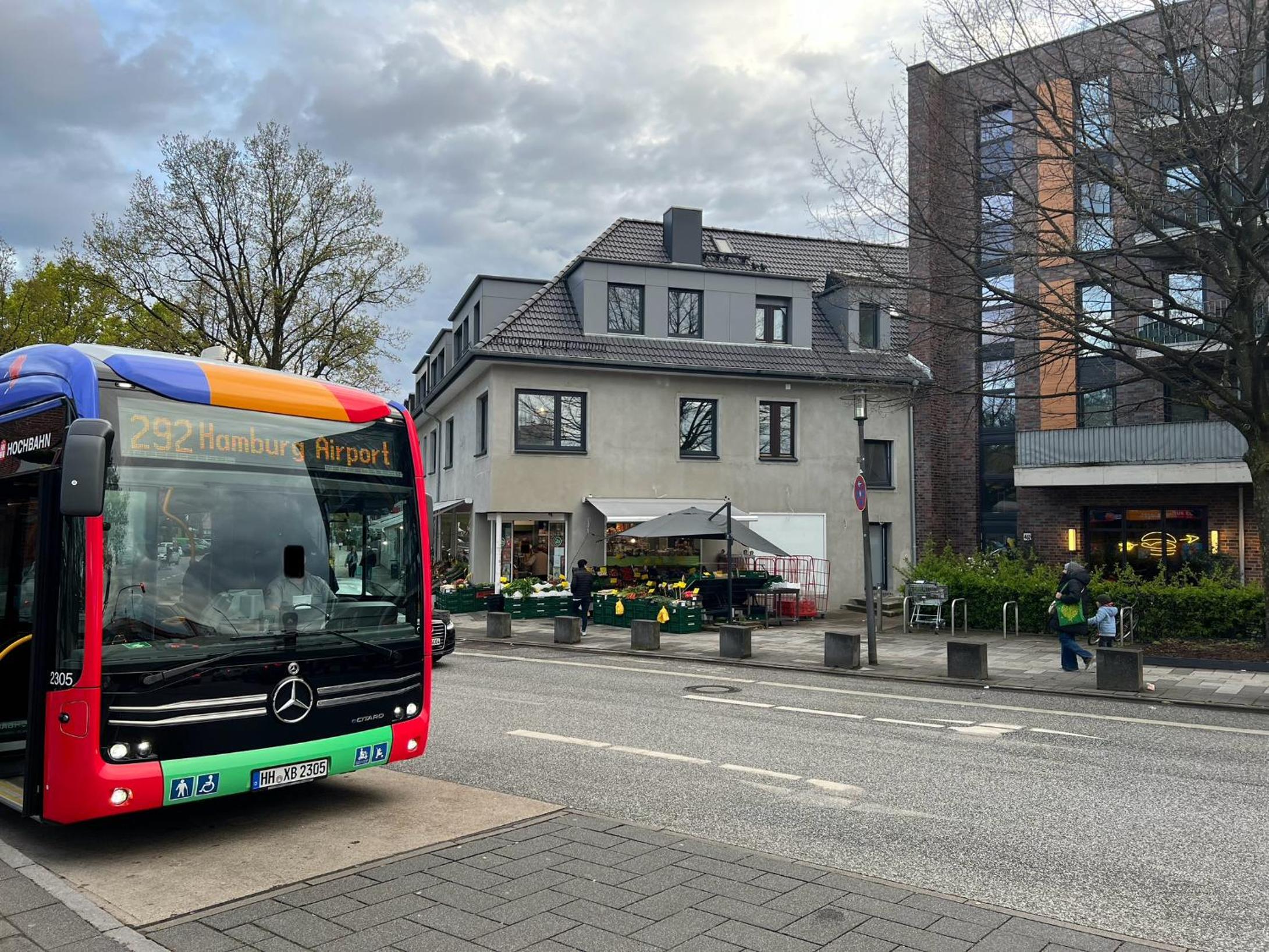 Apartment Kranich mit 3 Zimmern, top Infrastrukturlage HH Langenhorn, nähe Airport, Boxspringbetten und Arbeitsplätzen mit Glasfaser WLAN