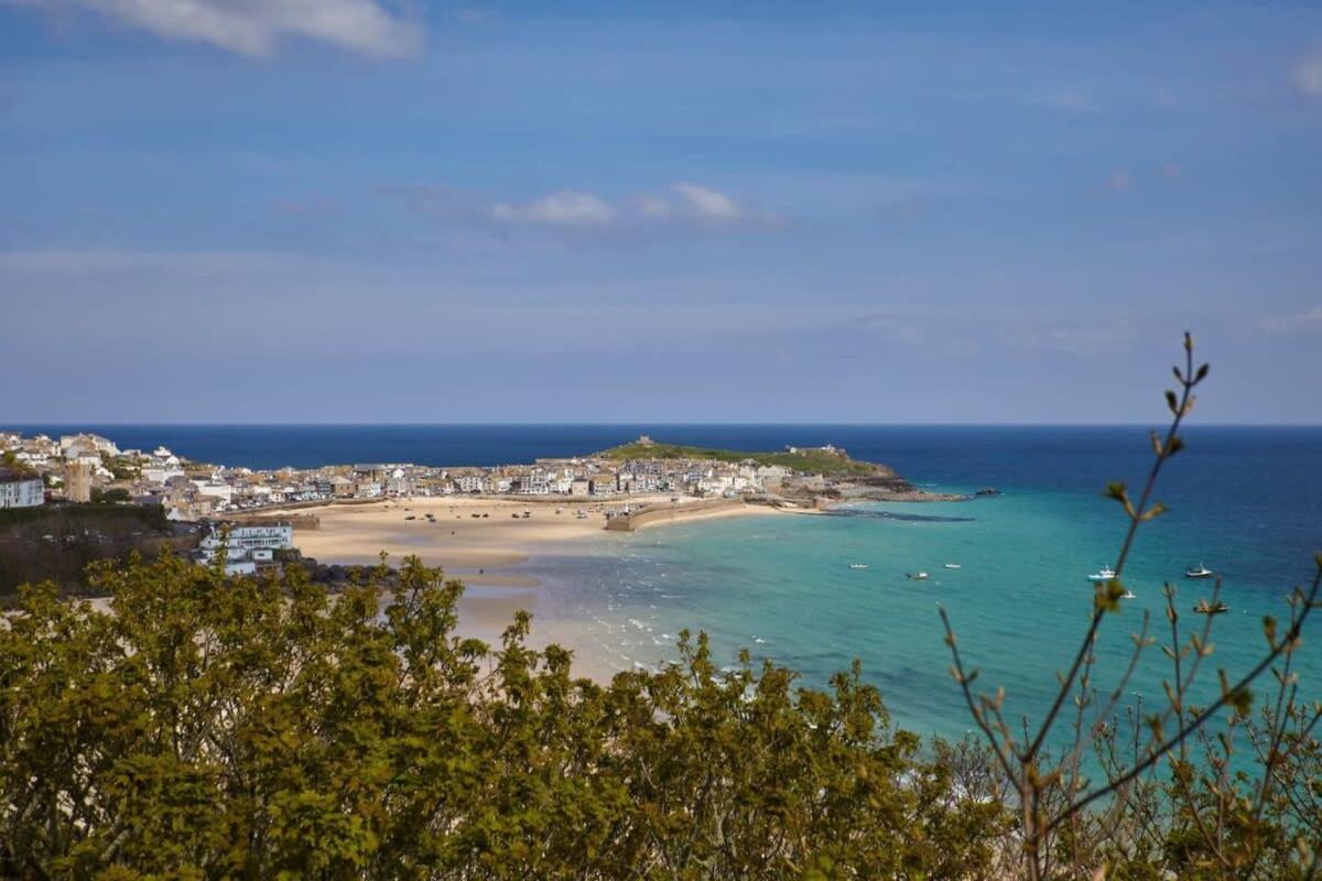 Stunning Apartment Balcony Sea Views St Ives view 3
