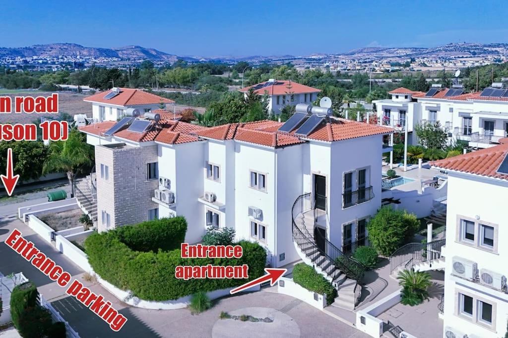 Cozy Beachside Apartment with Pool Access - Ideal for Relaxation